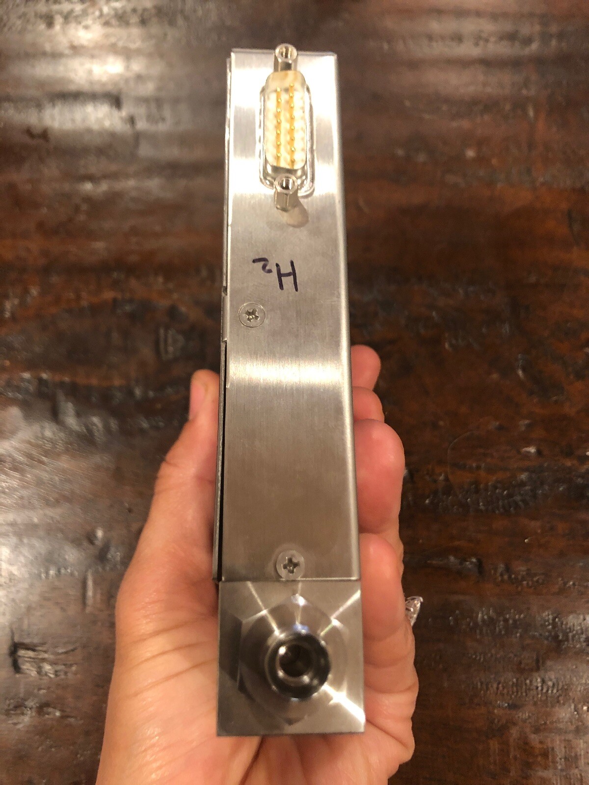 SemiFlow Mass Flow Controller, 10 SLPM , GAS H2, DNA SFC2010