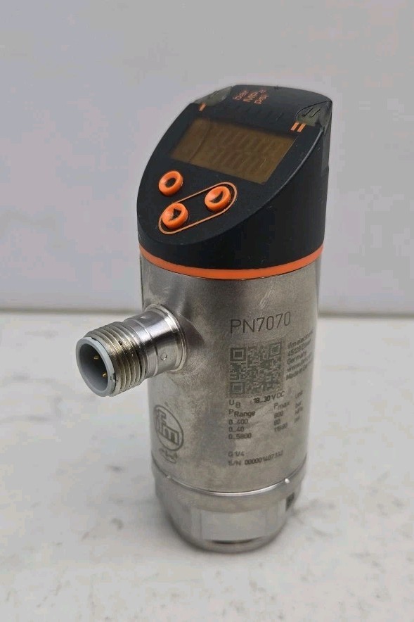 IFM PN7070 Pressure Sensor w/ Display 18-30Vdc 80MPa 0-400 Bar Used *READ*
