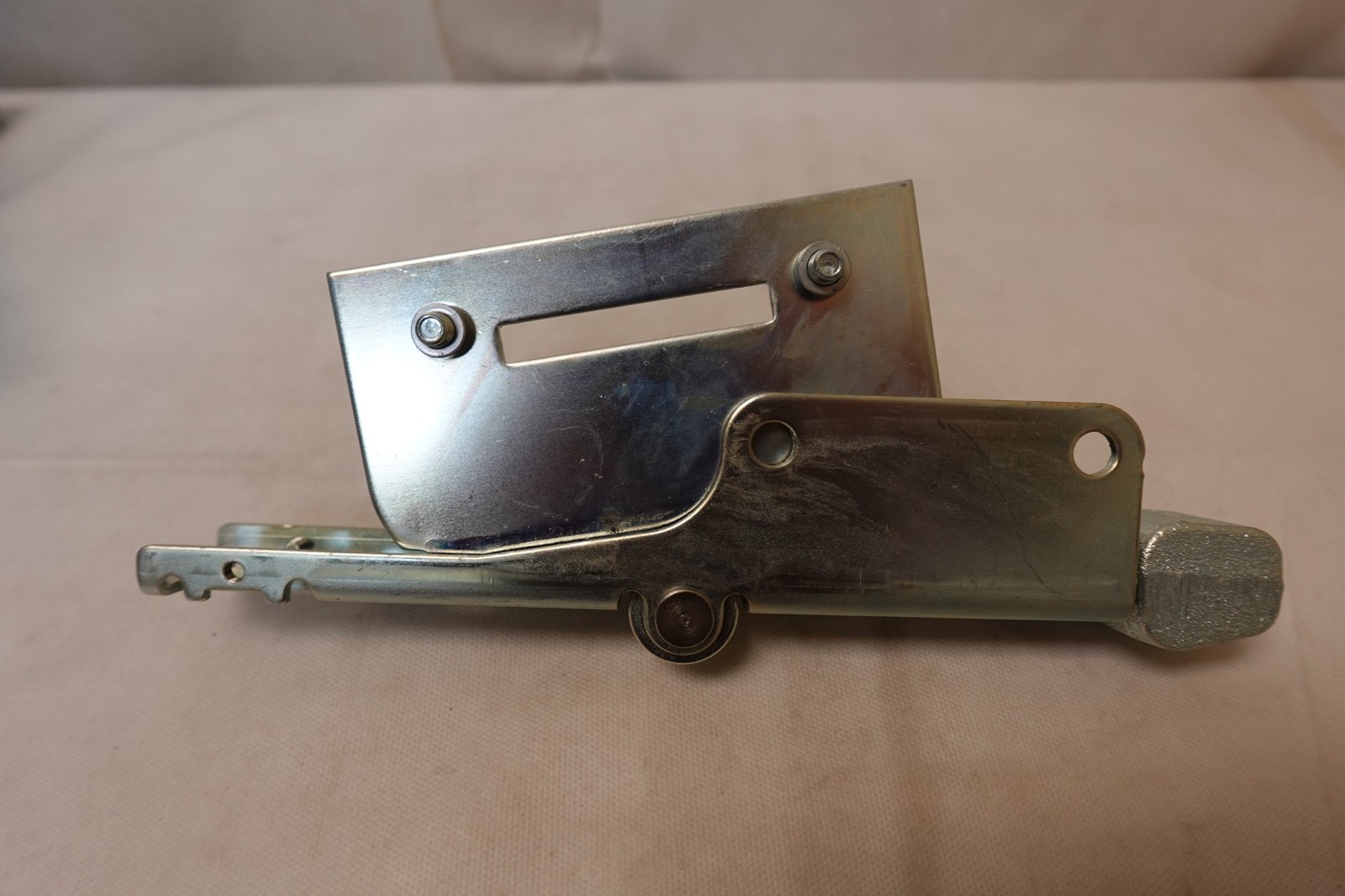 Otis Elevator – Interlock Arrangement Hardware Assy – Right Hand RH – AAB23400S7