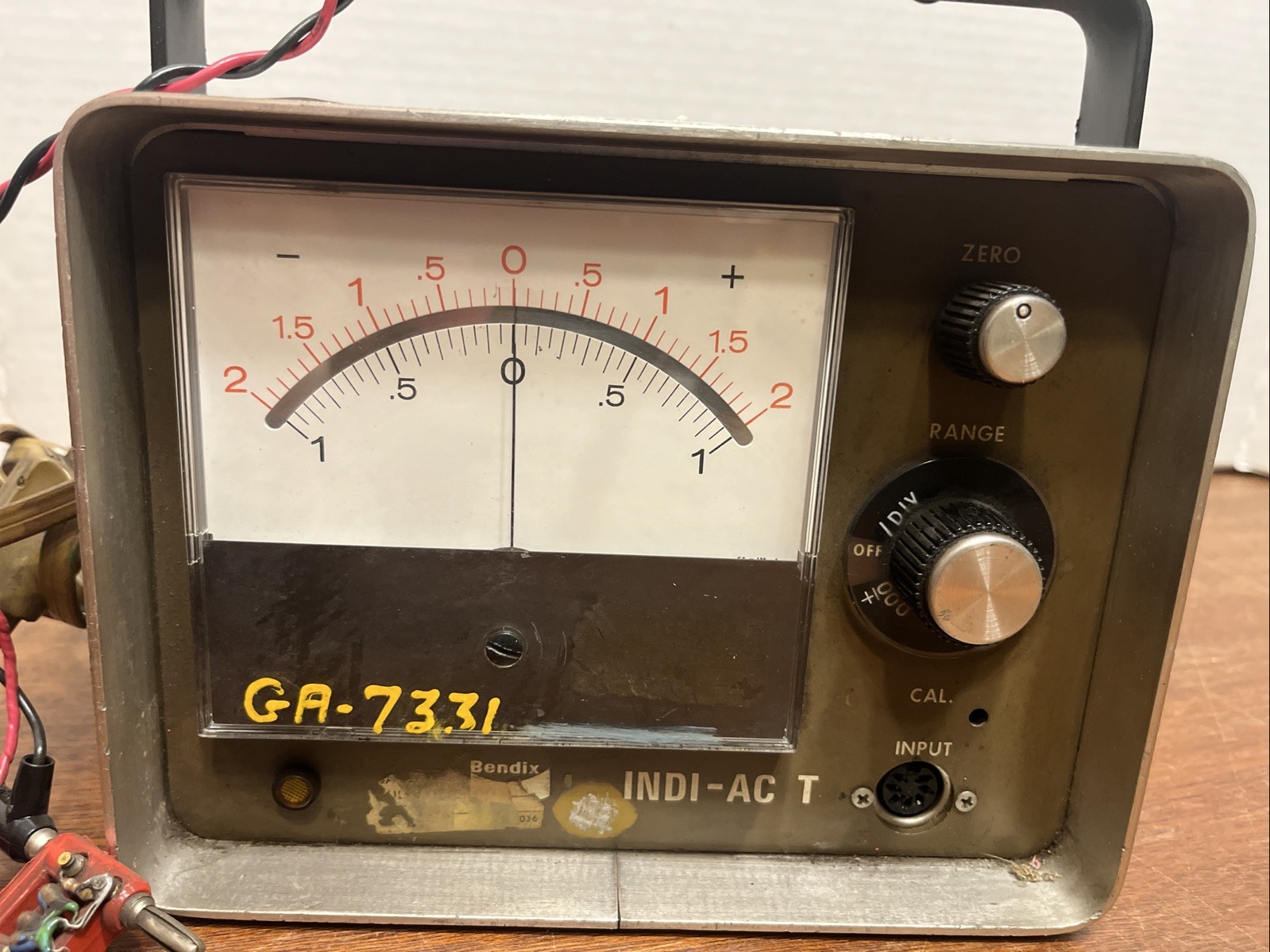 Vintage BENDIX BT-1M Gauge Meter INDI-AC T untested powers on