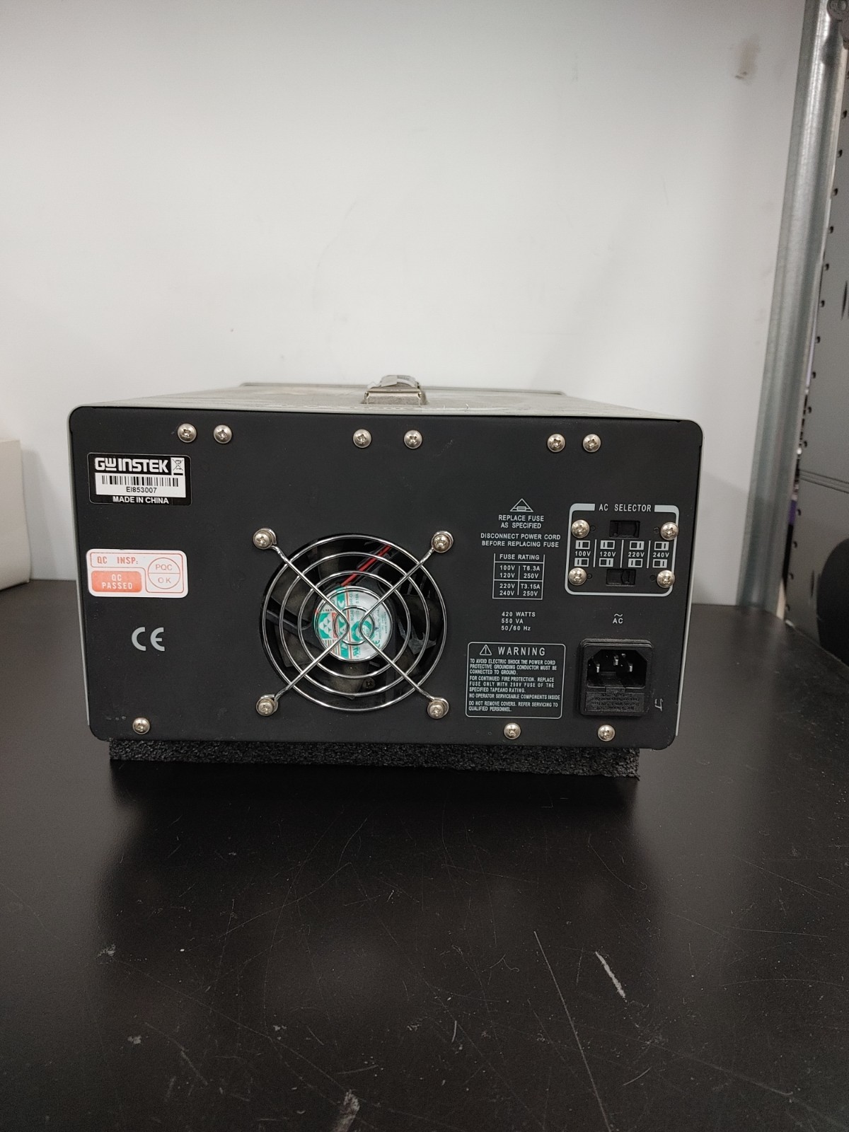 GW INSTEK GPC-3030D Dual Tracking with 5V Fixed Laboratory DC Power Supply