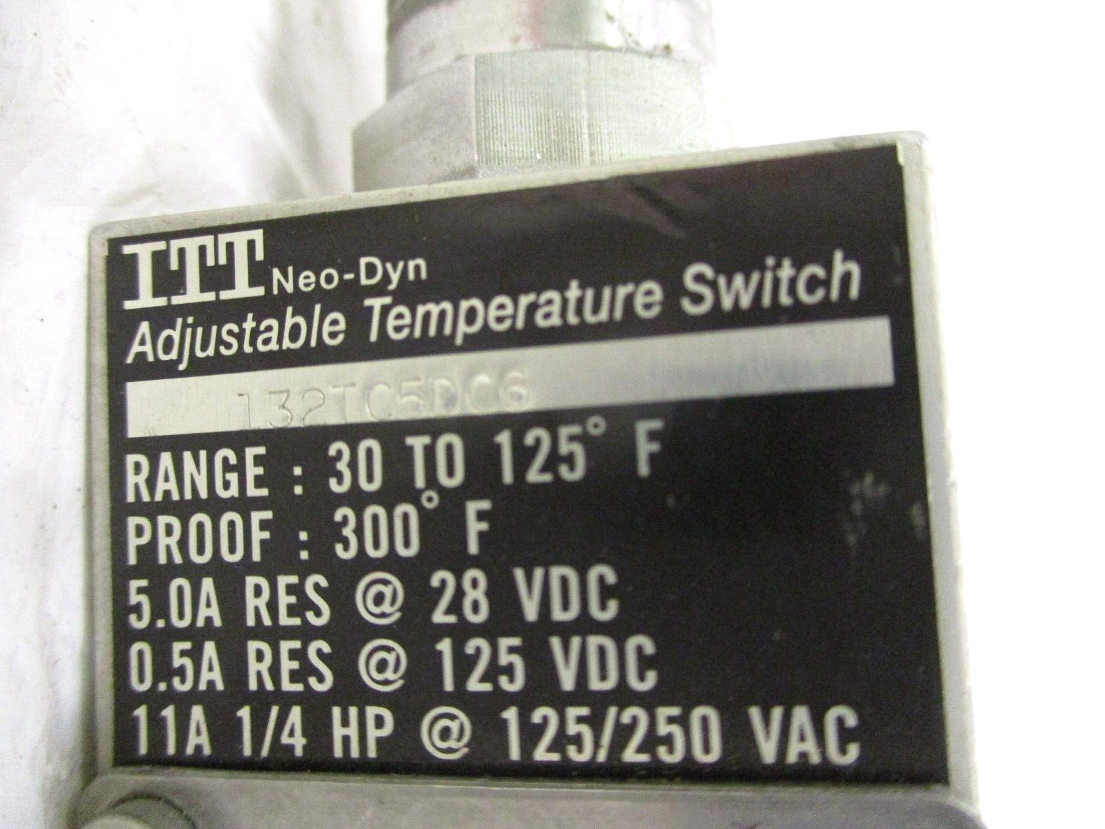 ITT Neo-Dyn 132TC5DC6 Adjustable Temperature Switch 30 to 125°F Range A6723PA
