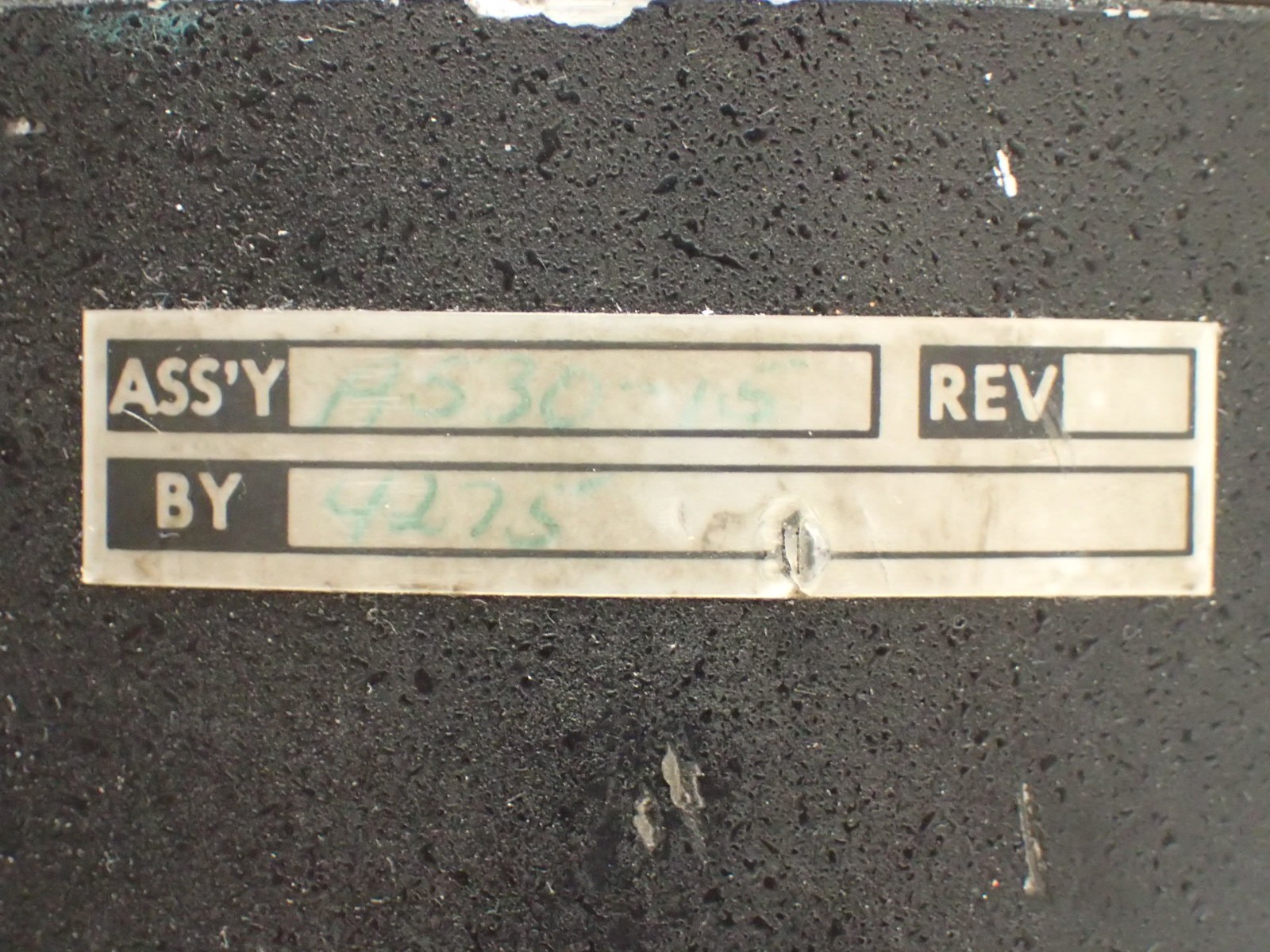 INSTRON STRAIN GAUGE W/ 2640-008 & 2630-030 EXTENSOMETER