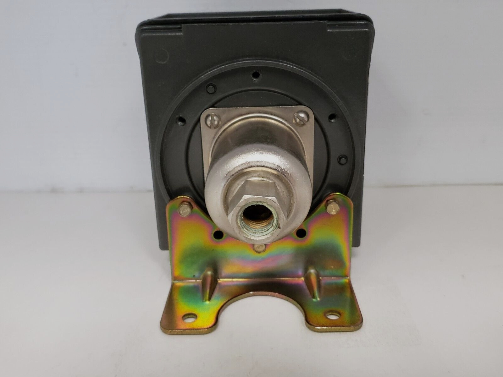 UNITED ELECTRIC J302 8208 9623 144 PRESSURE SWITCH 15A 125/250 VAC NIB