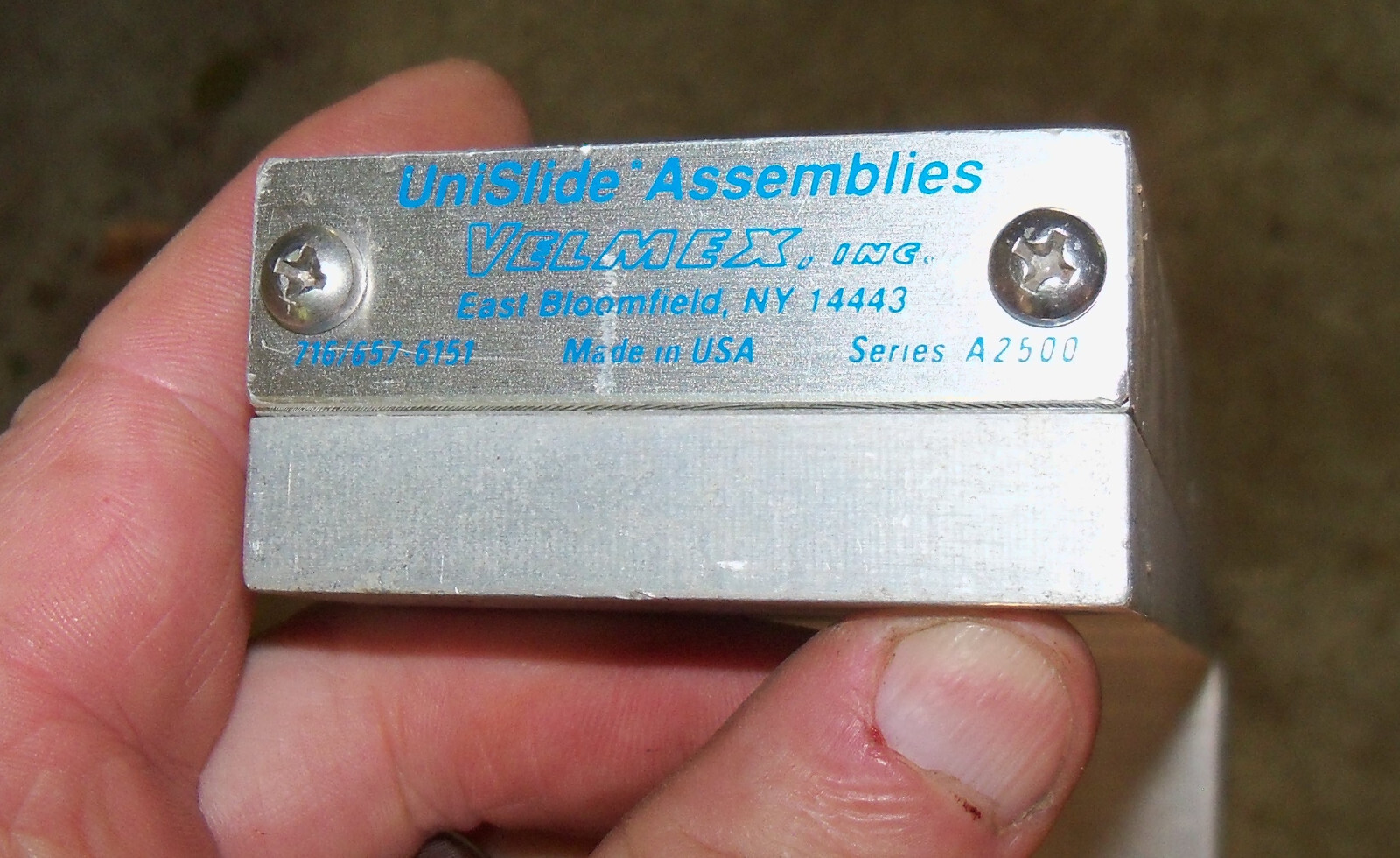 Velmex Manual Linear UniSlide Assembly A2500, 16″ Scale