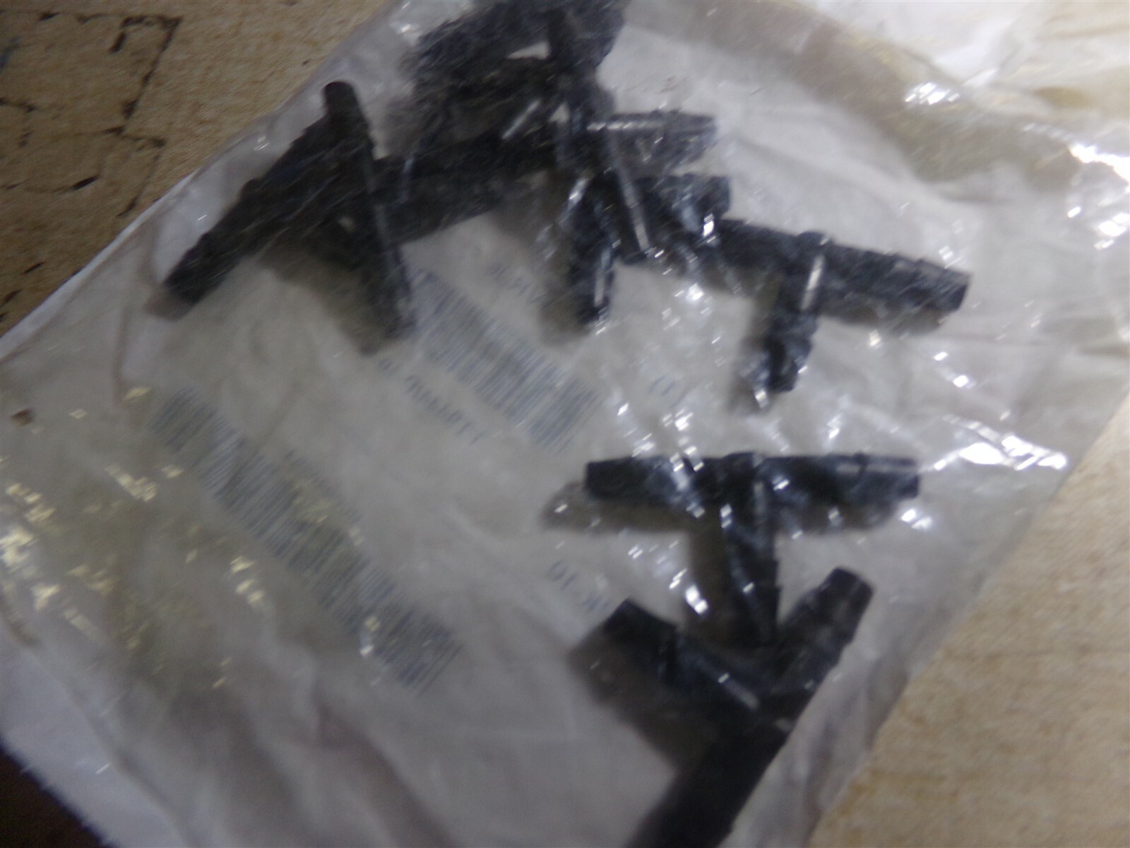 NEW Barbed Tee 1VRU6 Pack of 10 *FREE SHIPPING*