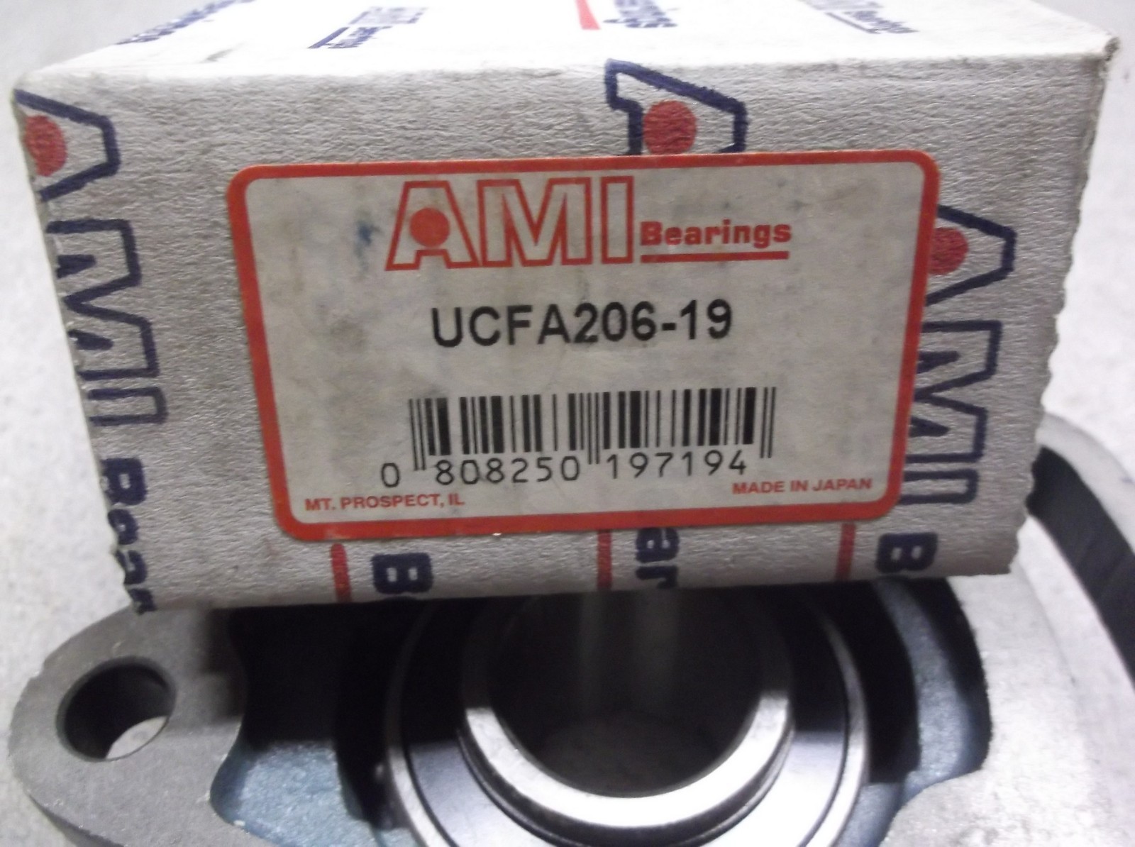 NEW AMI UCFA206-19 Flange Mounted Bearing *FREE SHIPPING*