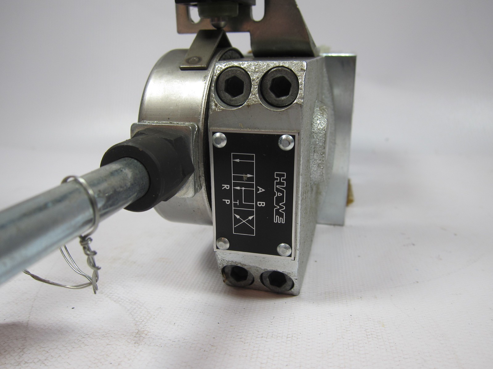 New WEG 882-4 Reversing Slide Valve Hawe Marine