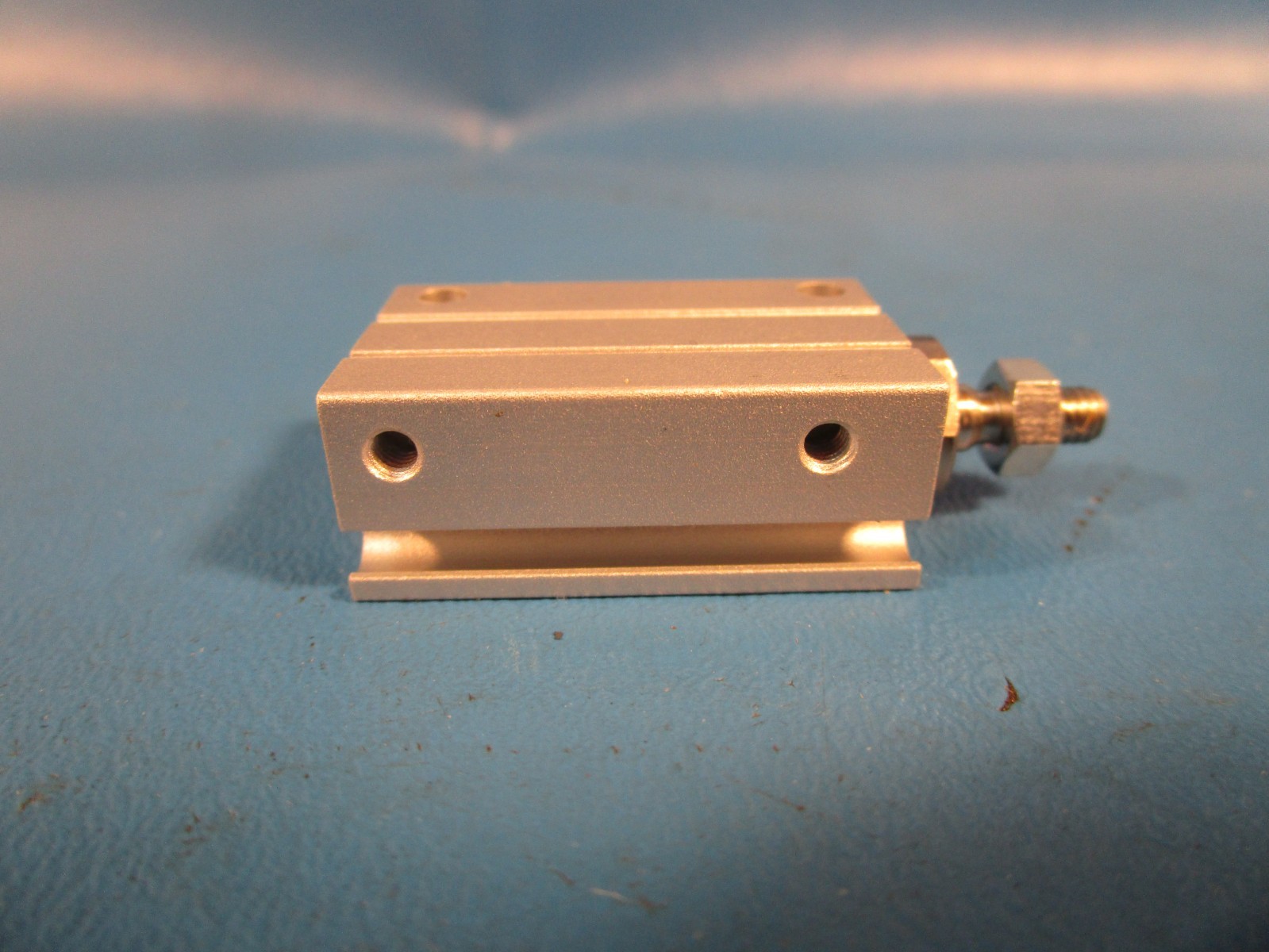 SMC CDUJB8-15DM, Mini Free Mount Cylinder, 8mm Bore, 15mm Stroke, Auto Switch