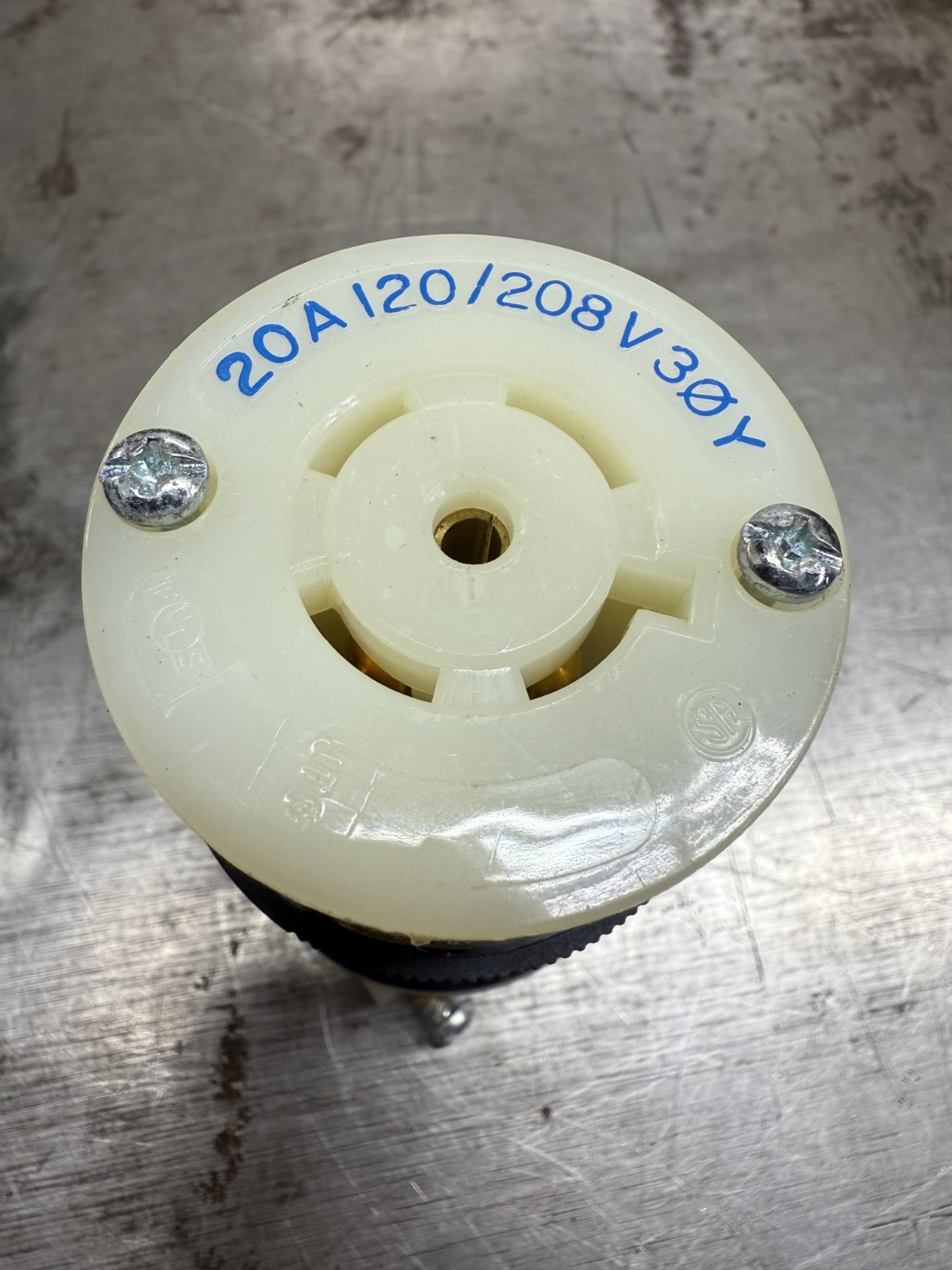 (NEW) Hubbell Twist-Lock Connector 20A 120/208V HBL2513