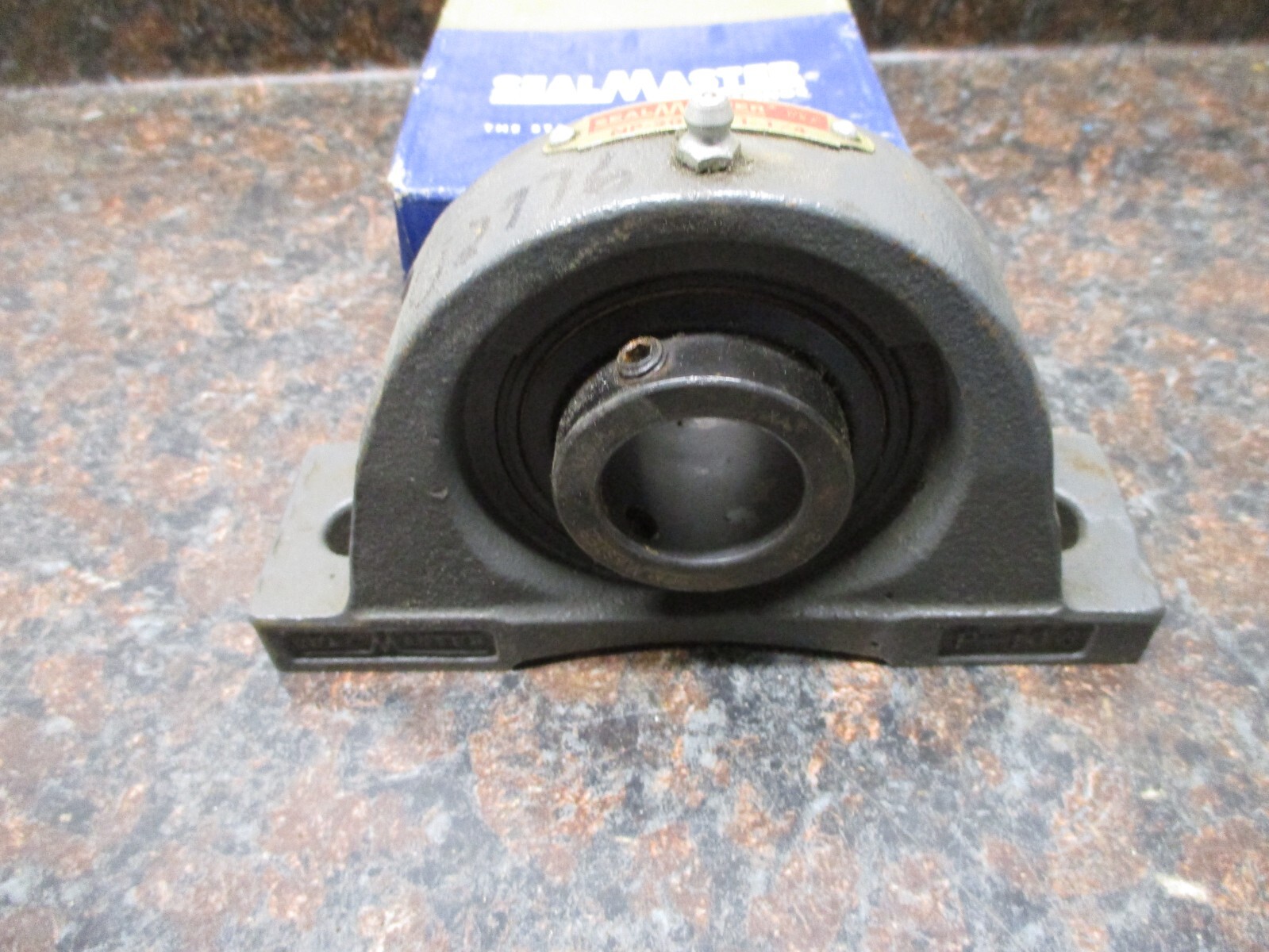 SEALMASTER PILLOW BLOCK BEARING CAST IRON NP-20R 1-1/4″ BORE 5450 MAX RPM