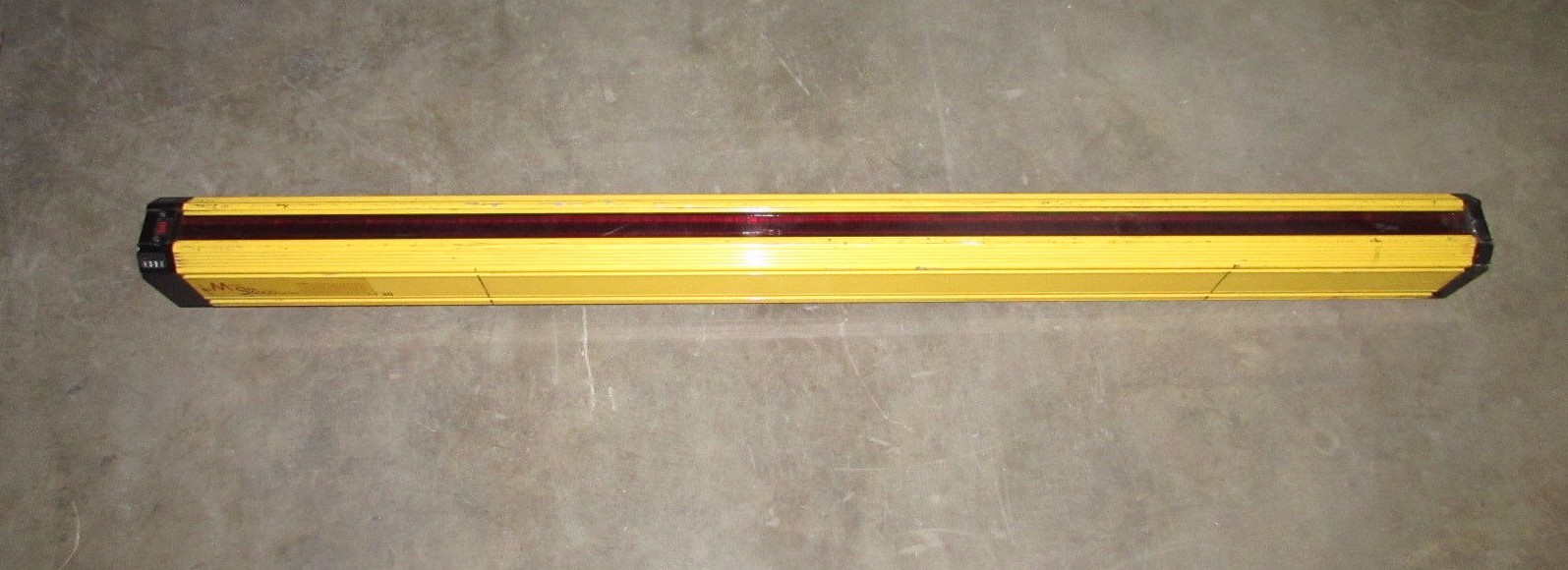STI 4600 SERIES MG46-30-1215-R-A1 CURTAIN RECEIVER 65-137VAC 50/60HZ 0.2A *GOOD*