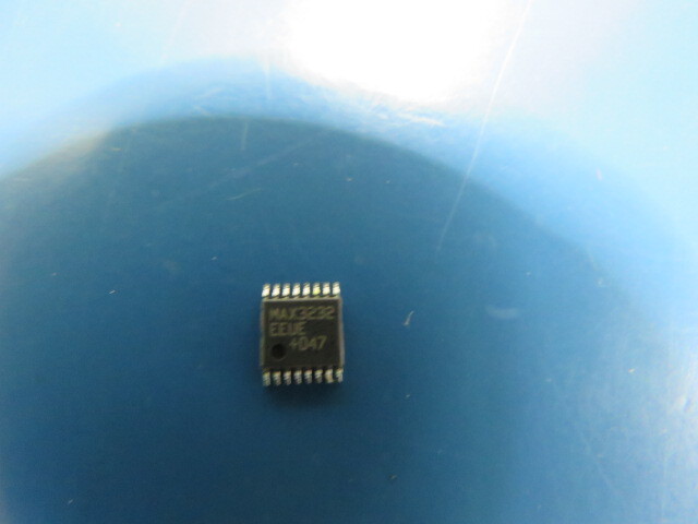 MAXIM MAX3232EEUE+ Qty of 10 per Lot RS-232 TRANSCEIVERS