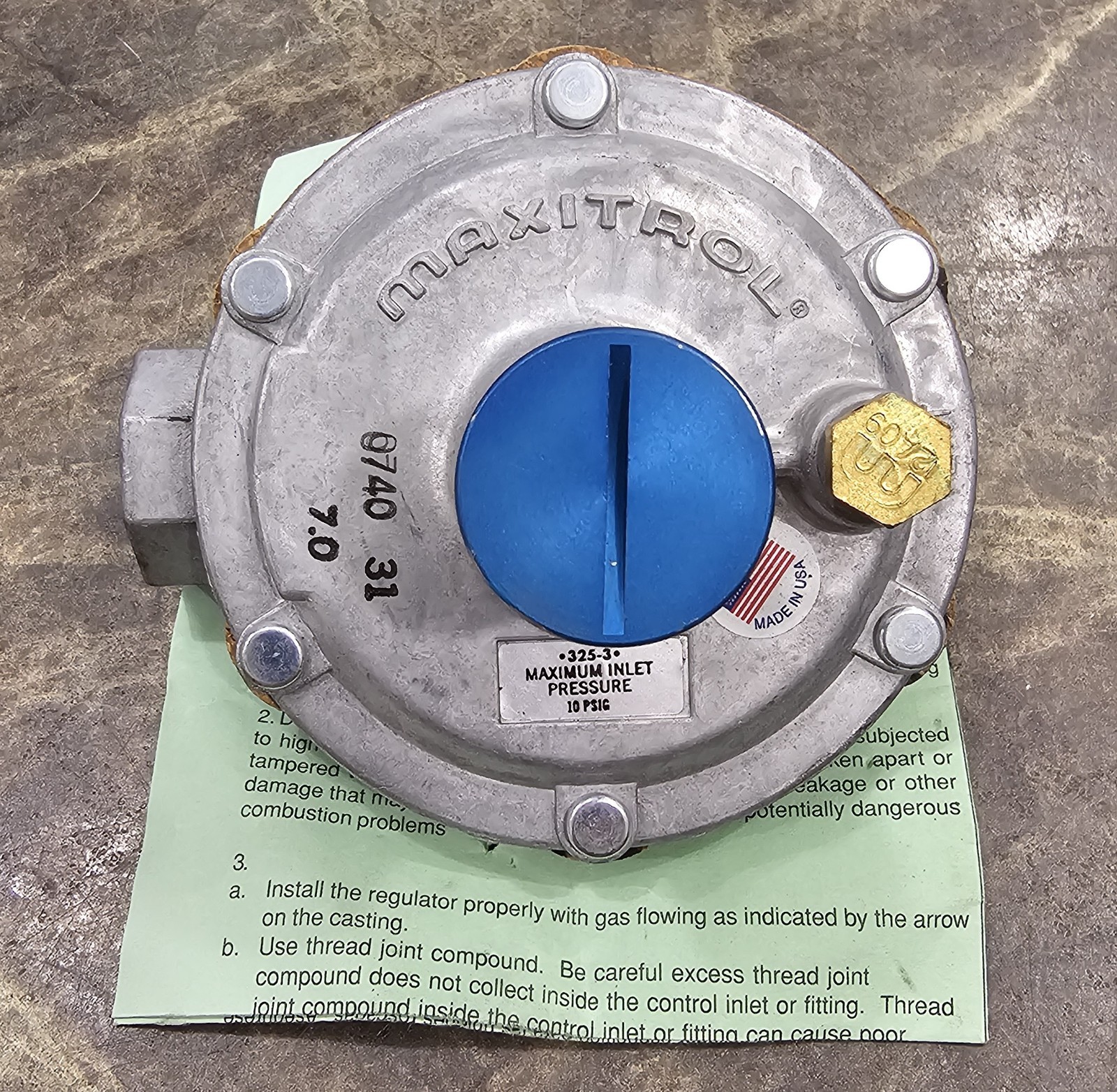 New Maxitrol 325-3 Gas Pressure Regulator 1/2″ NPT 10psig – No Box