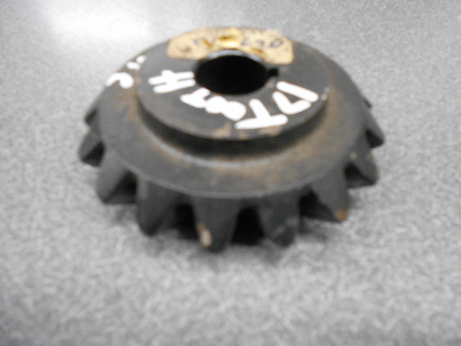 Arts-Way Beveled Gear, 17 Tooth, 1″ Round Bore, Keyed. Obsolete part, NOS!