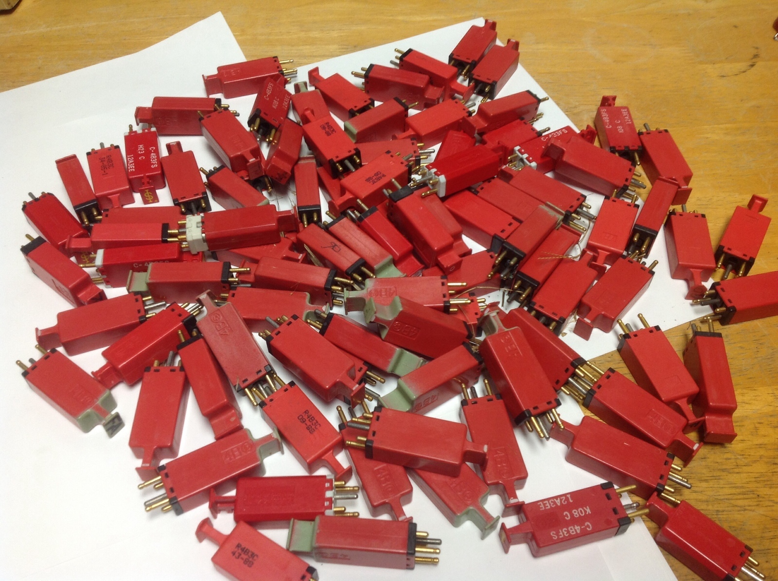 (100) R4B3C C-4B3FS RED G RELIABLE RELTEC 5 PIN MODULE PLUG FUSE ARRESTER $69