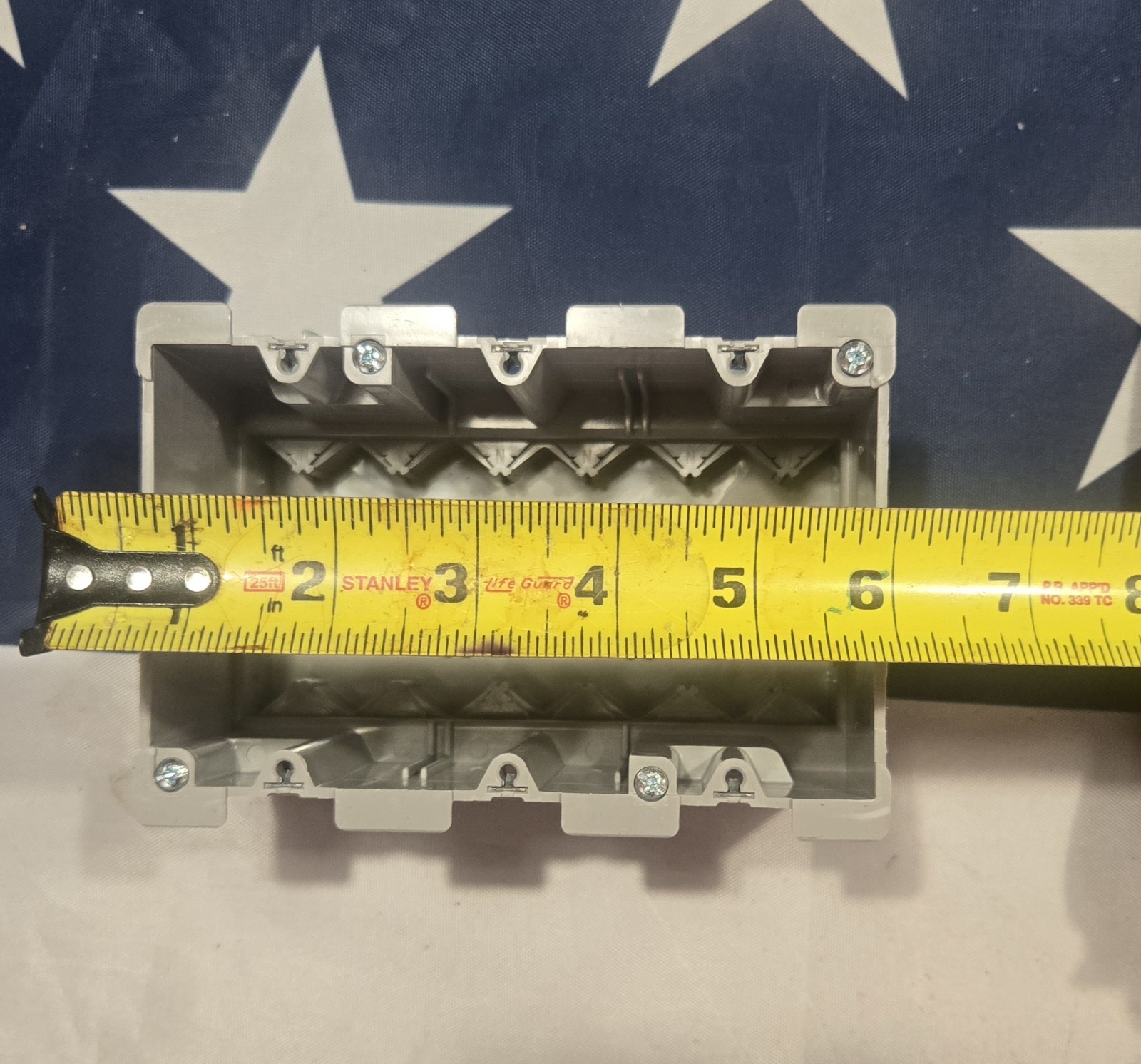 Slater PASS & SEYMOUR S3-52-W OLD WORK BOX 52 CU-IN 3 GANGS GRAY – 6 Autoclamps