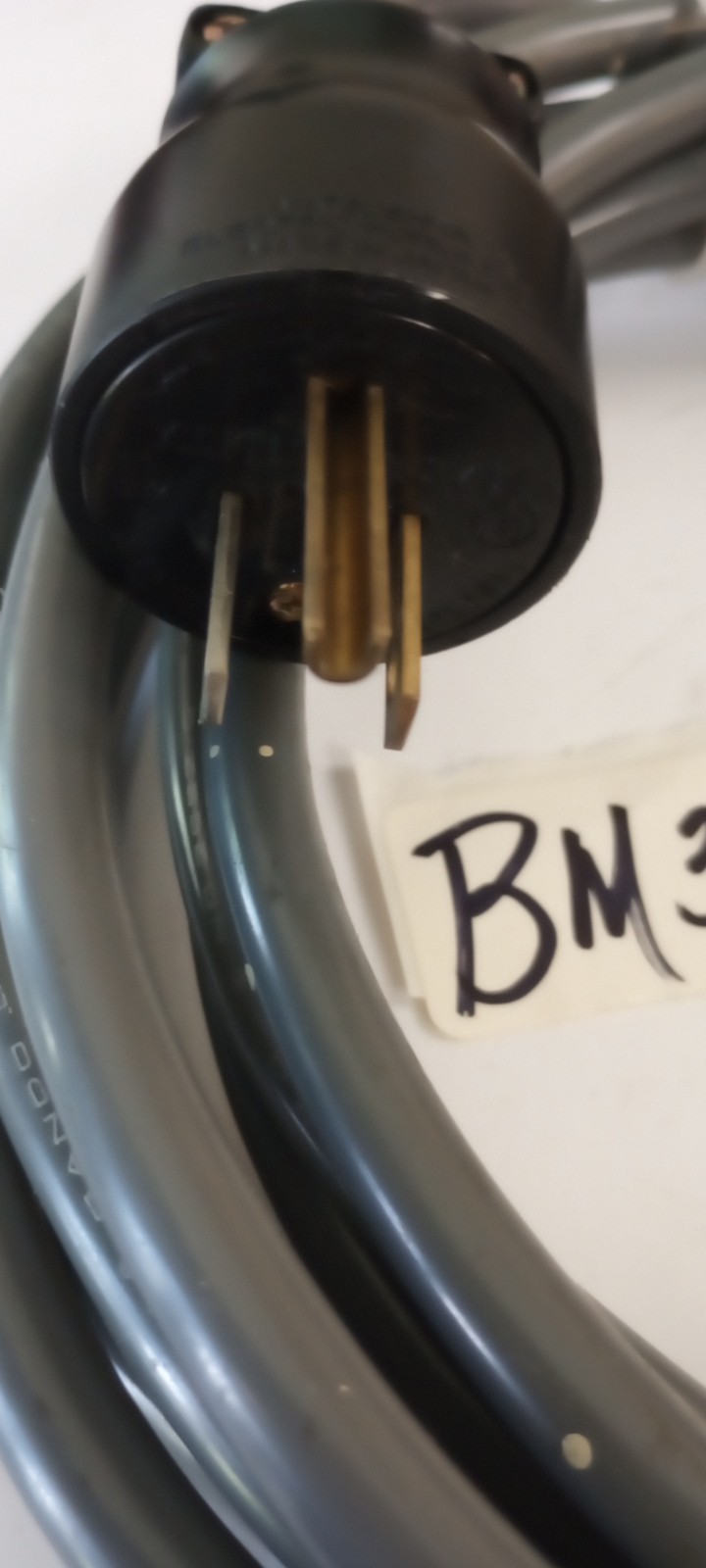 17ft. NANABOSHI WZ6811 ELECTRICAL CABLE 15 A, 125V TO A 3 HOLE CONNECTOR