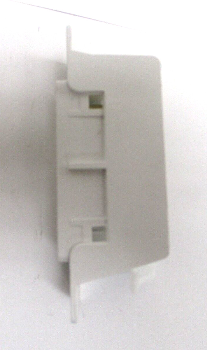 LEGRAND , SC-821 , RECEPTICLE, 15 A – 125 V , NO BACK COVER, LOT OF 10 , SURPLUS