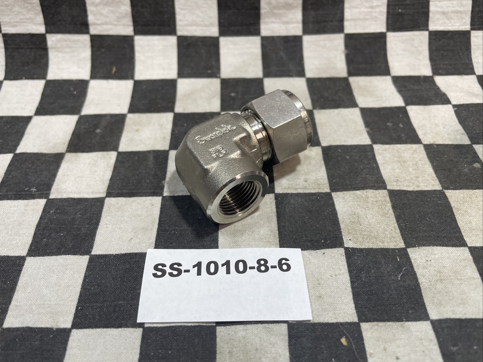 SWAGELOK FEMALE ELBOW 1/2, SS-1010-8-6 & SS-810-8-4, LOT OF 3 SHIPSAMEDAY#1218P2