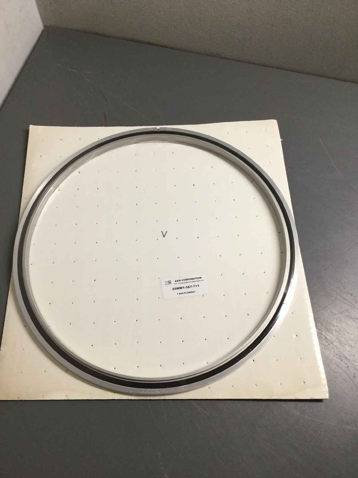 NEW, SEALED, VITON, NW320, 25MW1-567-711, STAINLESS STEEL CENTERING RING.(28E-4)