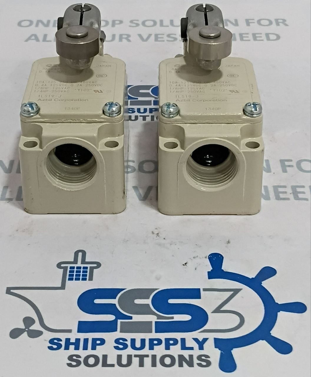 Azbil 1LS19-J Limit Switch with Roller Lever 3A 240VAC AC-15, 0.4A 30VDC DC-12
