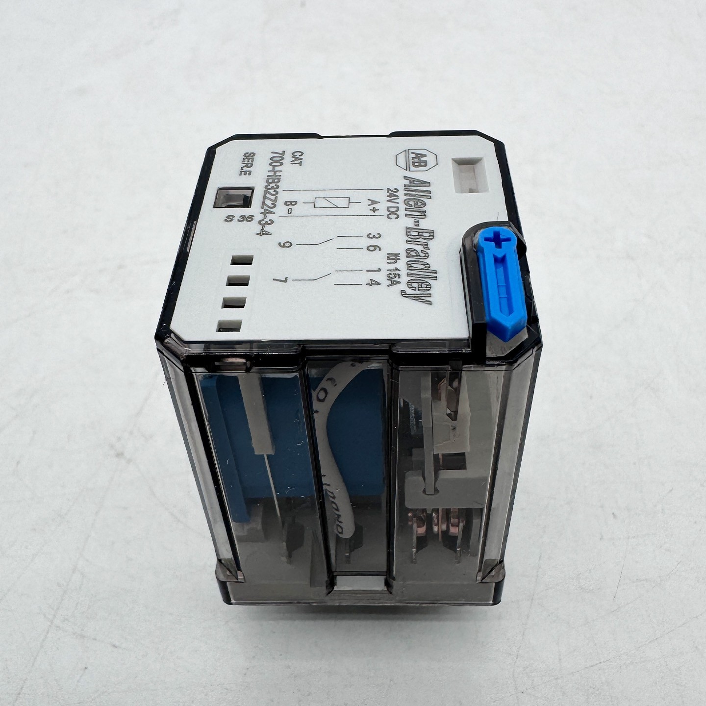 700-HB32Z24-3-4 24V DC GP Tall Square Base Relay New Original 700HB32Z2434