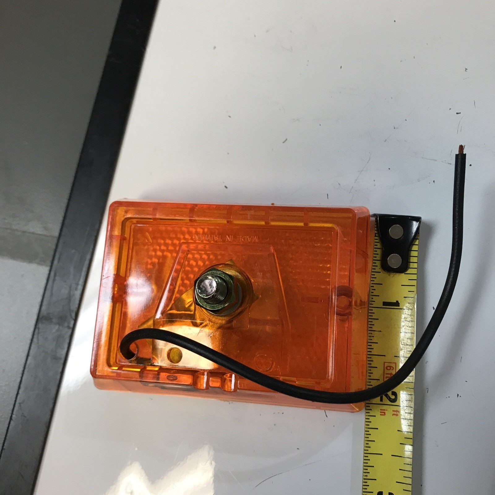 1 OPITONICS RECTANGULAR TRUCK & TRAILER LIGHT SAE AP2 04 DOT, TAILLIGHT NWOB