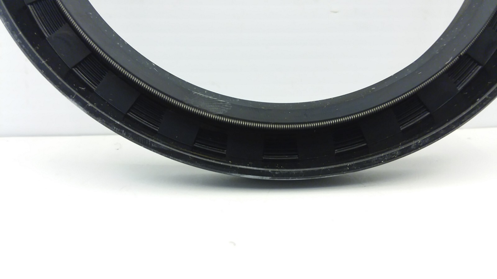 TCM 105X135X14TC-BX LIP SHAFT SEAL NITRILE DBL SPRING RUBBERIZED NIB