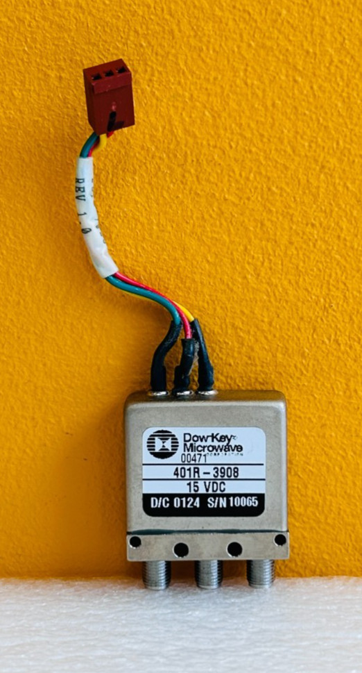 Dow-Key Microwave 401F-3908, DC-18 GHz, 15 VDC, SMA (F), Coaxial Switch. Tested!
