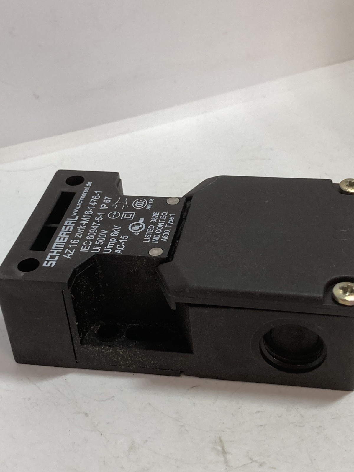 SCHMERSAL AZ16-12ZVRK-M16-1476-1 SAFETY DOOR SWITCH 500V