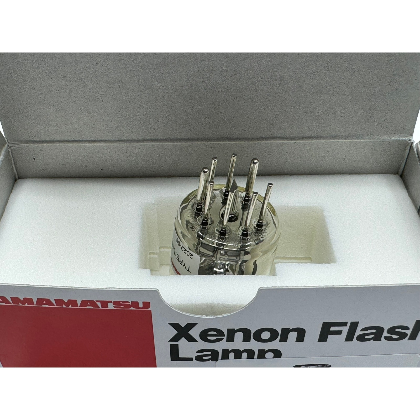 Used Hamamatsu L4633-01 Xenon Flash Lamp