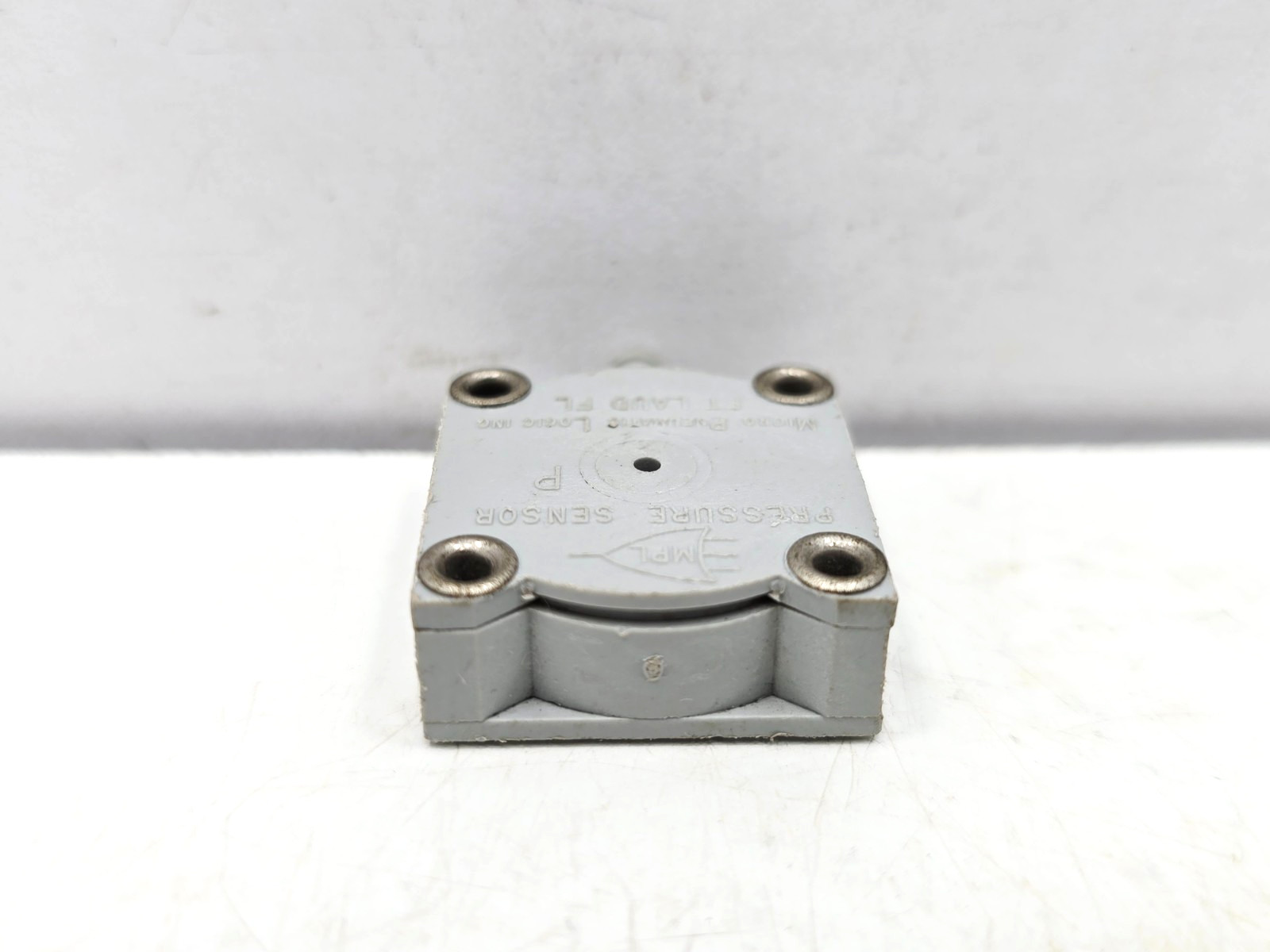 MPL-503-V-G-RANGE-D AIR PRESSURE SWITCH MPL503 COSTA RICA LOT OF 8