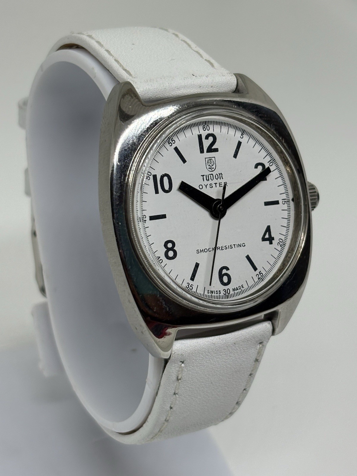 Vintage Tudor Oyster 17 Jewels Manual Winding Swiss Made Men’s Watch White Dial