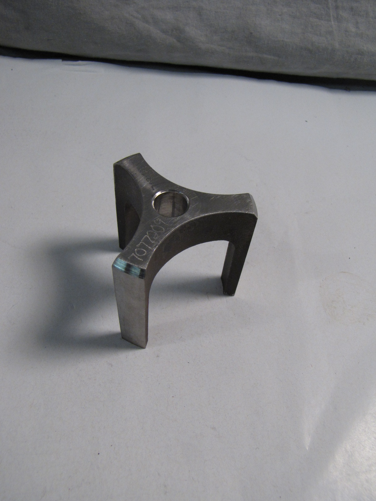 Gardner Denver 70-77209 / 25-003-407 Suction Valve Guide TF-375/450M NEW