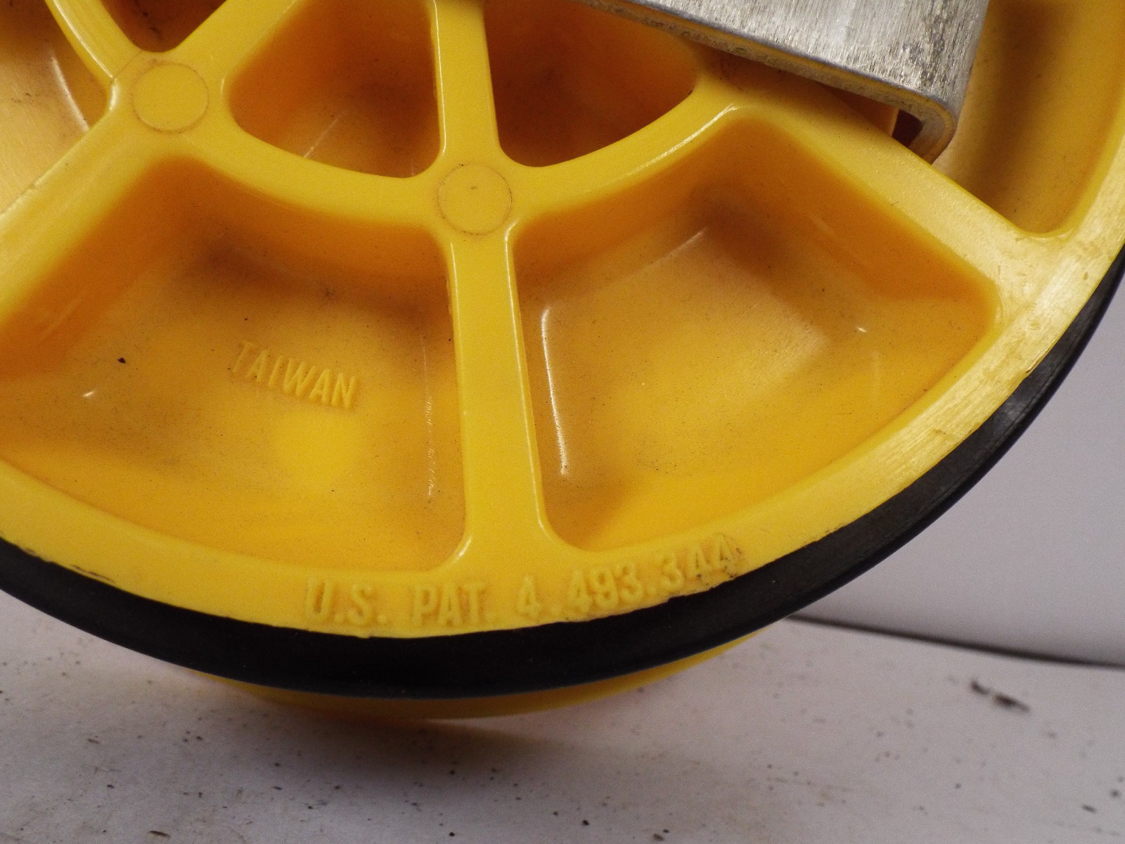 2 NEW CHERNE 270-261 6″ MECHANICAL GRIPPER PLUGS NNB *** MAKE OFFER***