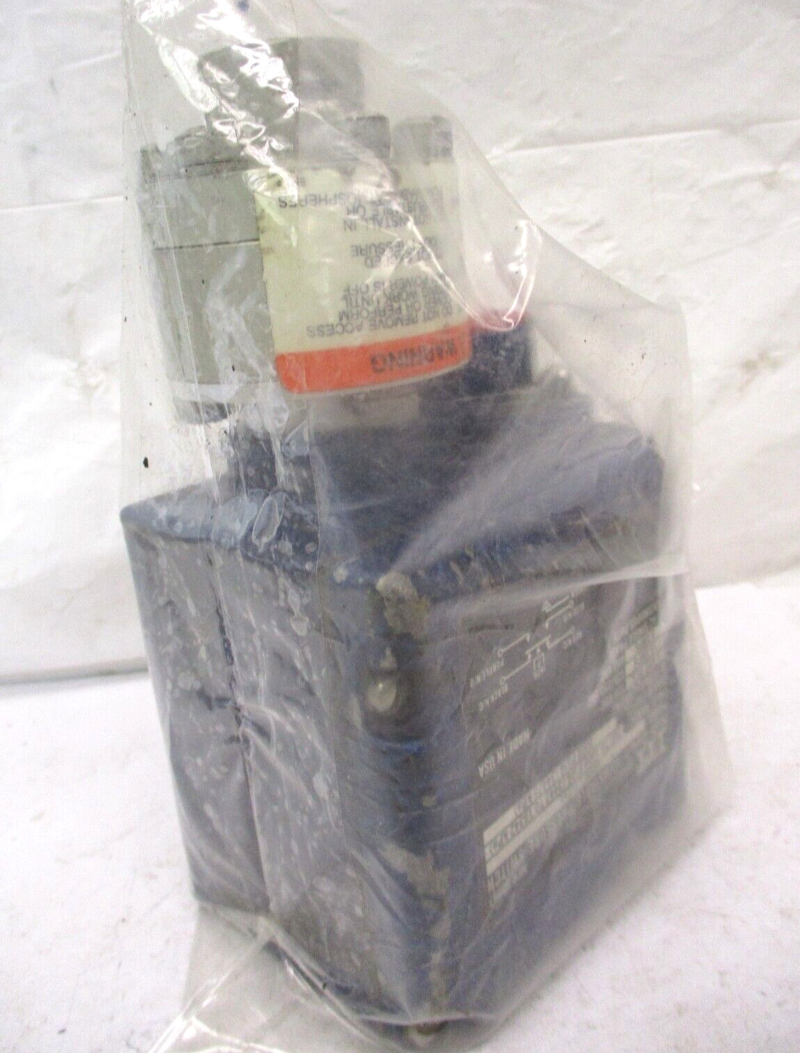 ITT Neo-Dyn 100P17Z3L Adjustable Pressure Switch A7142LR
