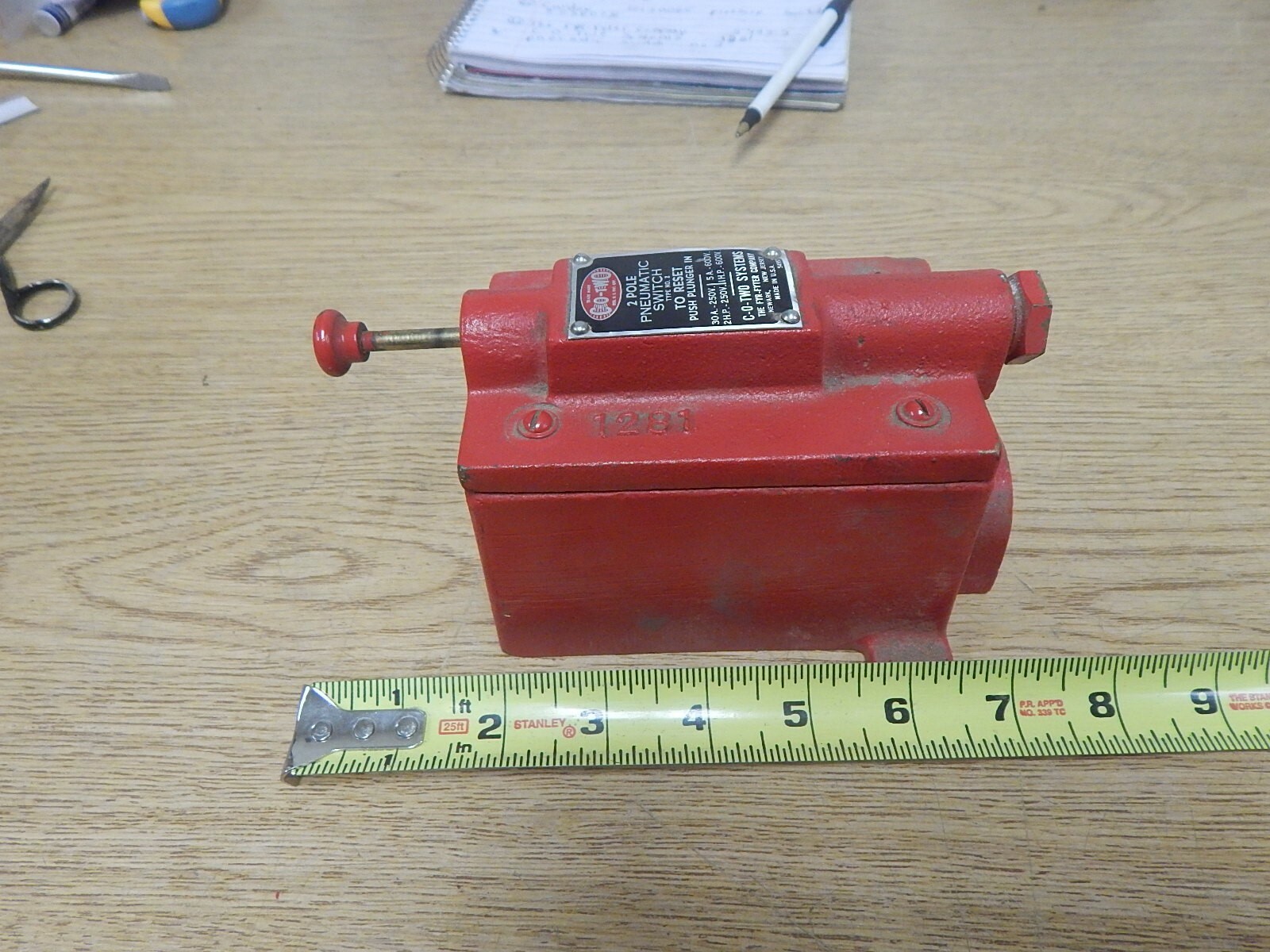 FYR-FYTER C-O-TWO 54957 Pneumatic Switch No. 2 1281 *FREE SHIPPING*