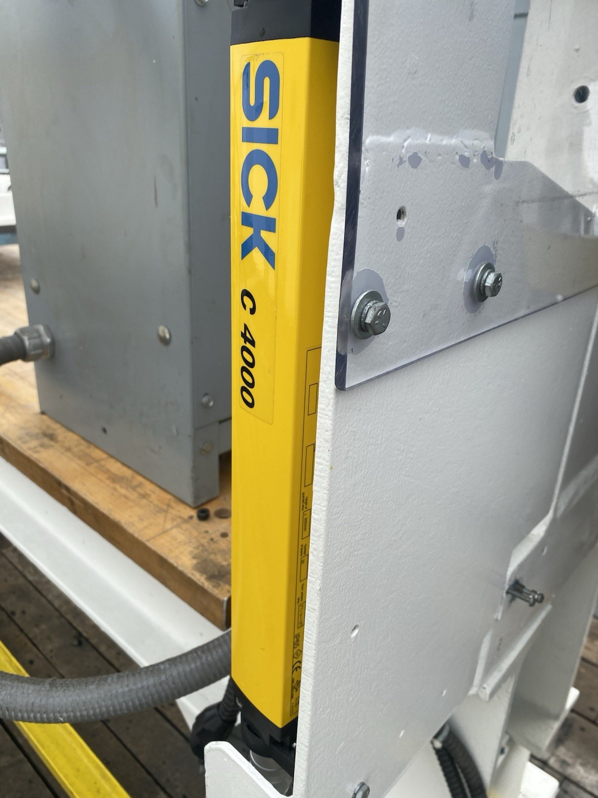 USM Automated Traveling Head Die Cutting Press