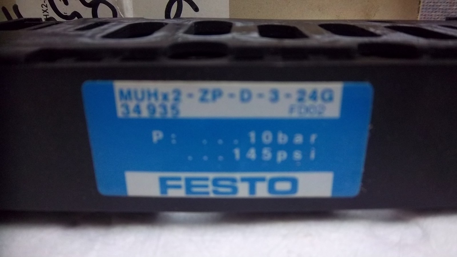 FESTO SOLENOID VALVE MUHX2-ZP-D-3-24G NEW MUHX2ZPD324G