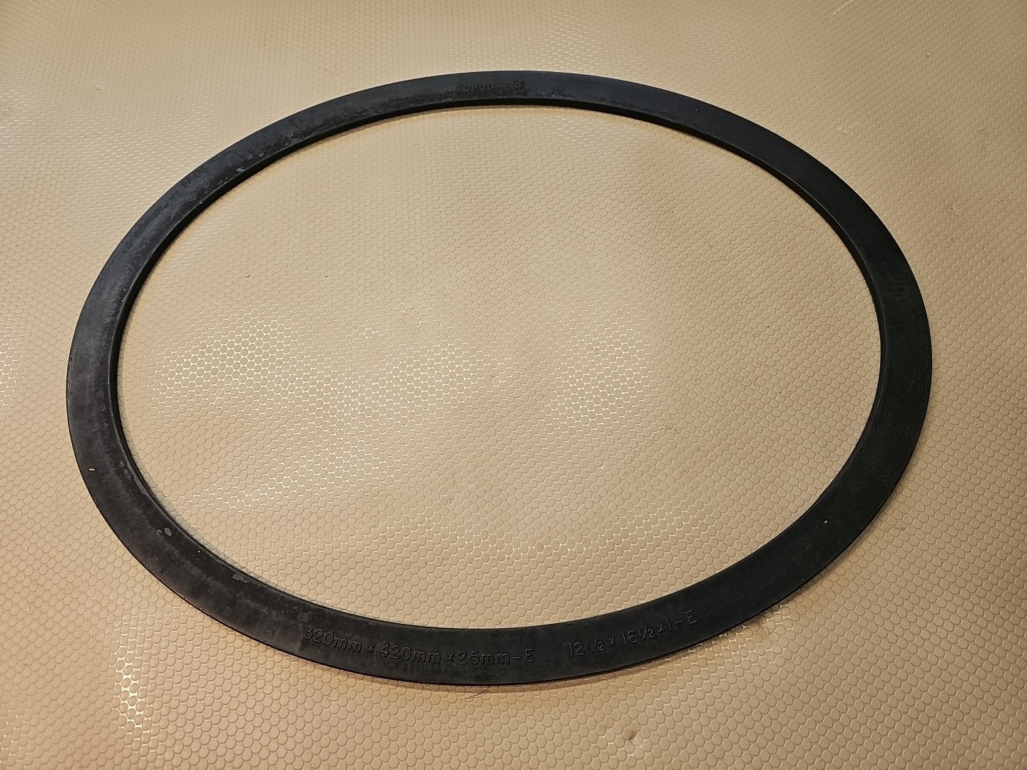 New Topog-E 12-1/2″ x 16-1/2 x 1 – E Elliptical Manhole Gasket