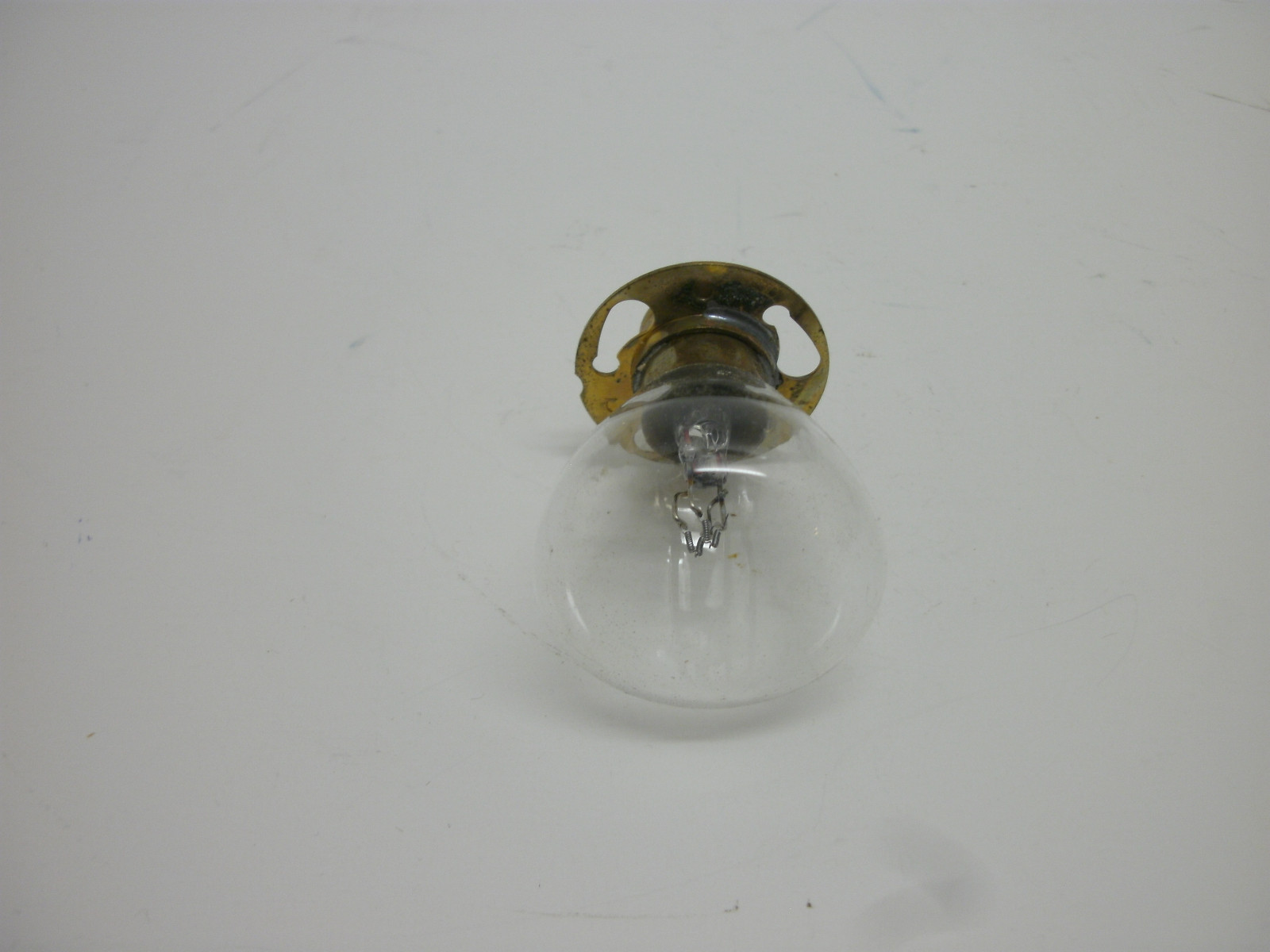 CHICAGO MINIATURE 2330 BULB 6-8V 4.23A 26W P30d RP11 DUAL FILAMENT (1-BULB) NNB