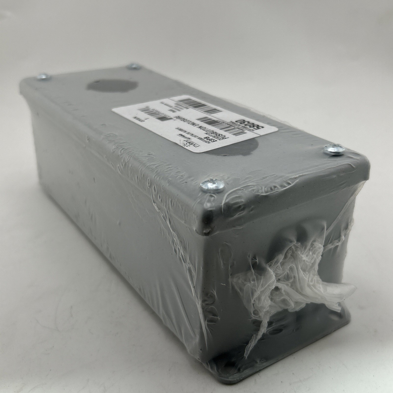 HOFFMAN 58030 E3PB 3 HOLE PUSH BUTTON ENCLOSURE 8″L x 3.25″W x 2.75″H