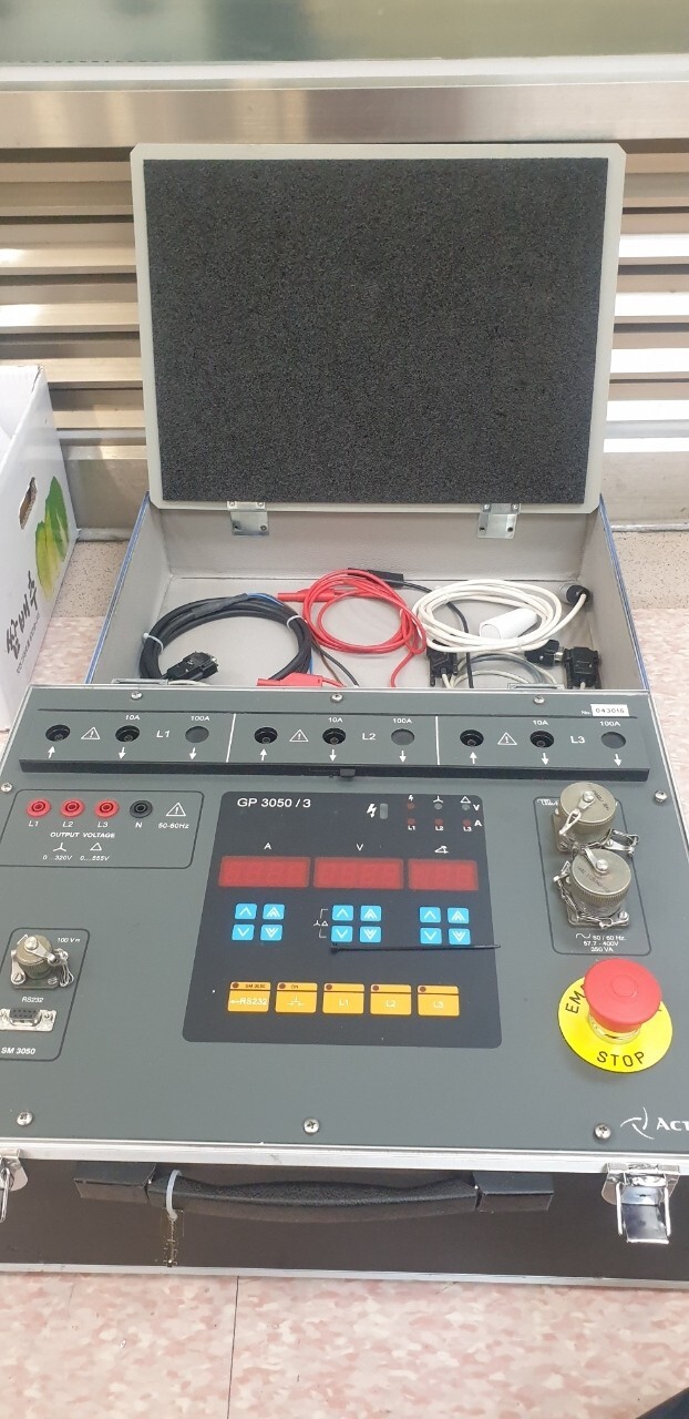 Schlumberger/Actaris GP 3050/3 3-Phase Static Phantom Load Generator w/ Software