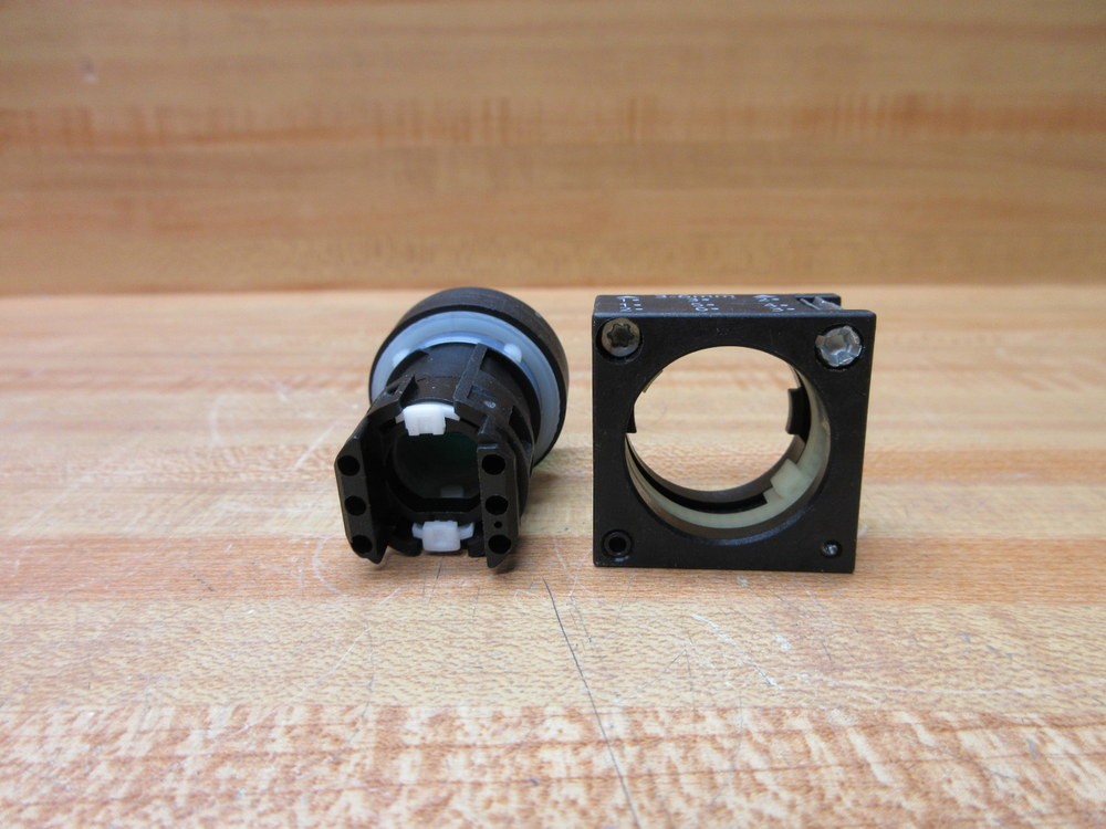 Siemens 3SB3001-2KA41 Green Selector Switch 3SB30012KA41