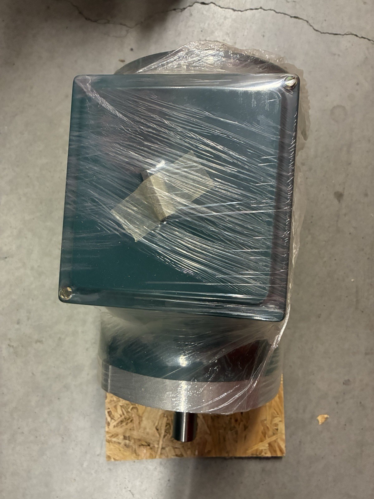 New In Box Reliance Electric Motor P14G9256H 1hp 1725rpm, FC143TC, 230/460V, 3ph