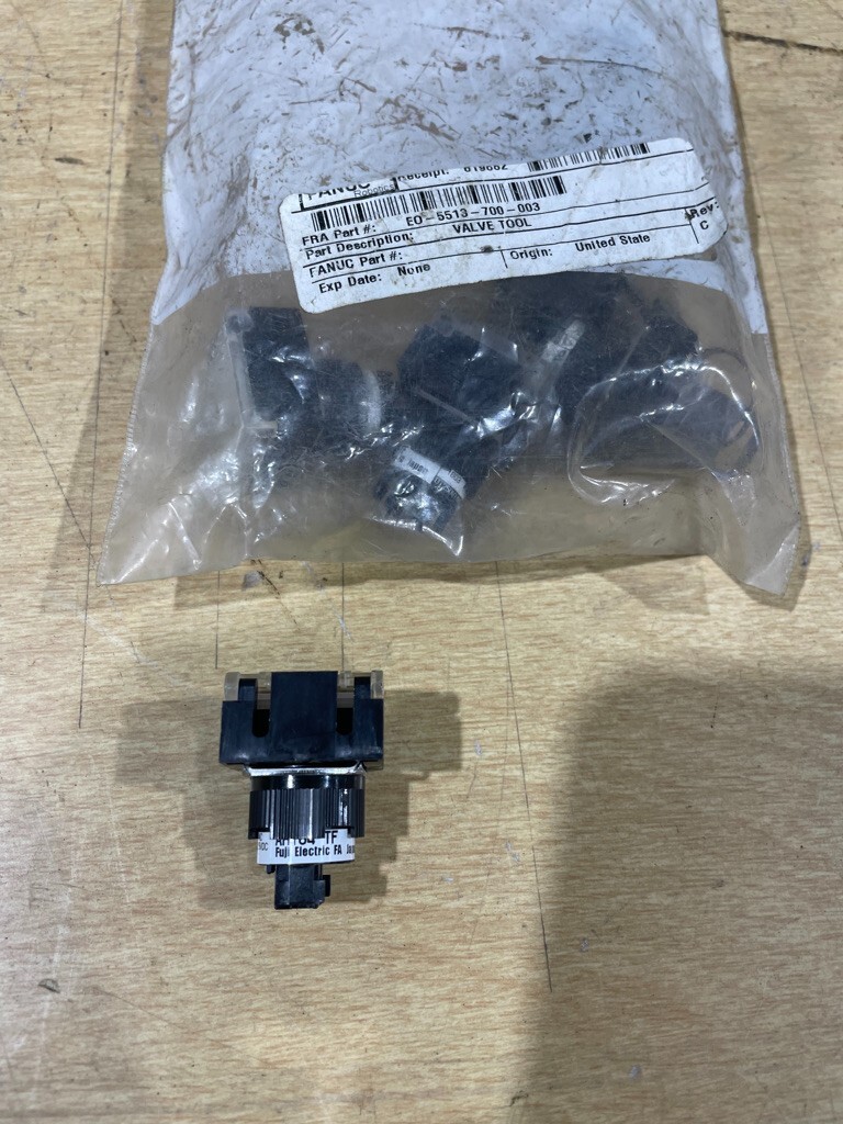 FUJI ELECTRIC AH164-TF PUSHBUTTON W351