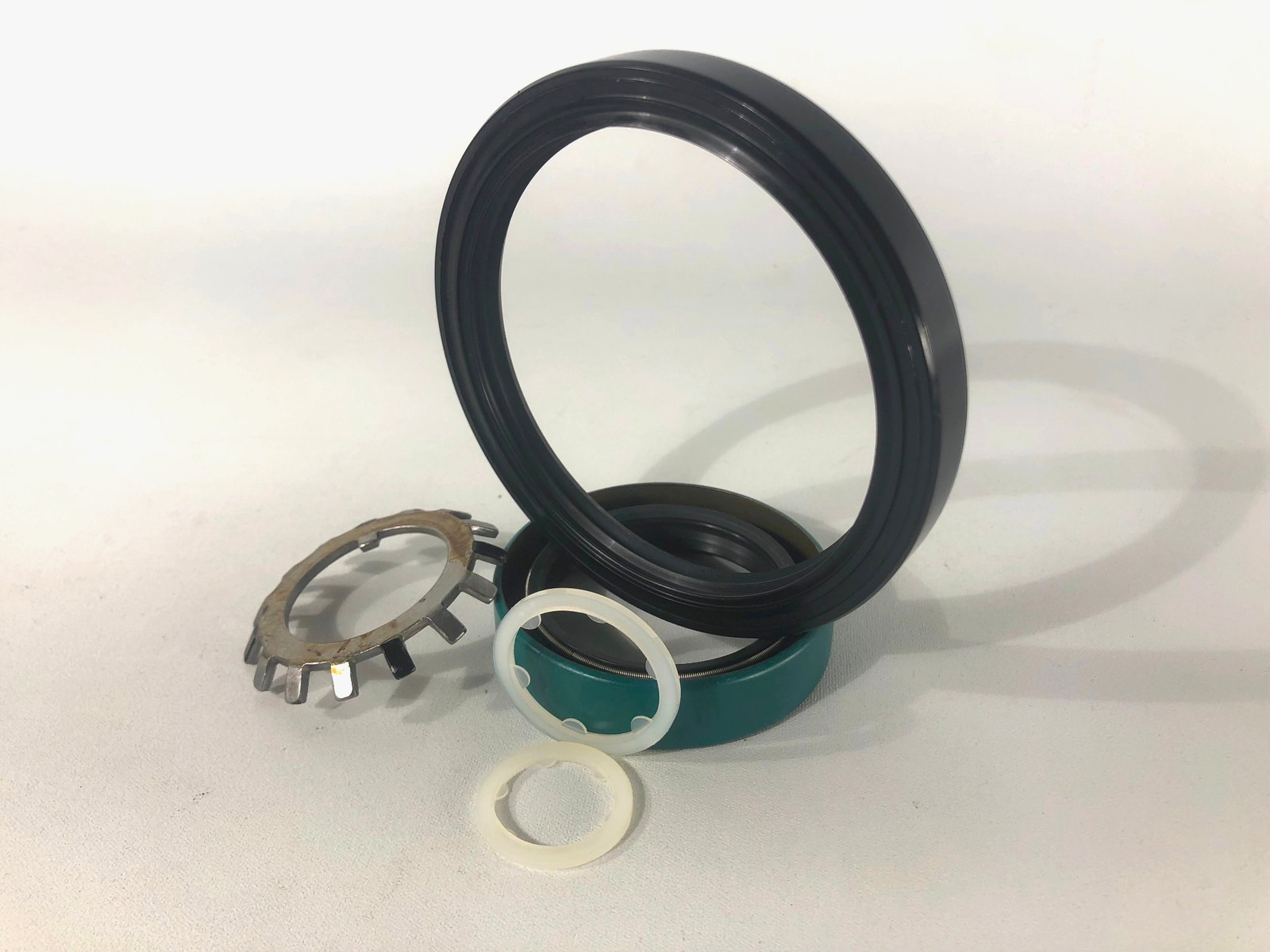 HMMWV M998 Geared Hub Seal Modification Kit PN: 2940L0013 NSN: 2590-01-523-1657