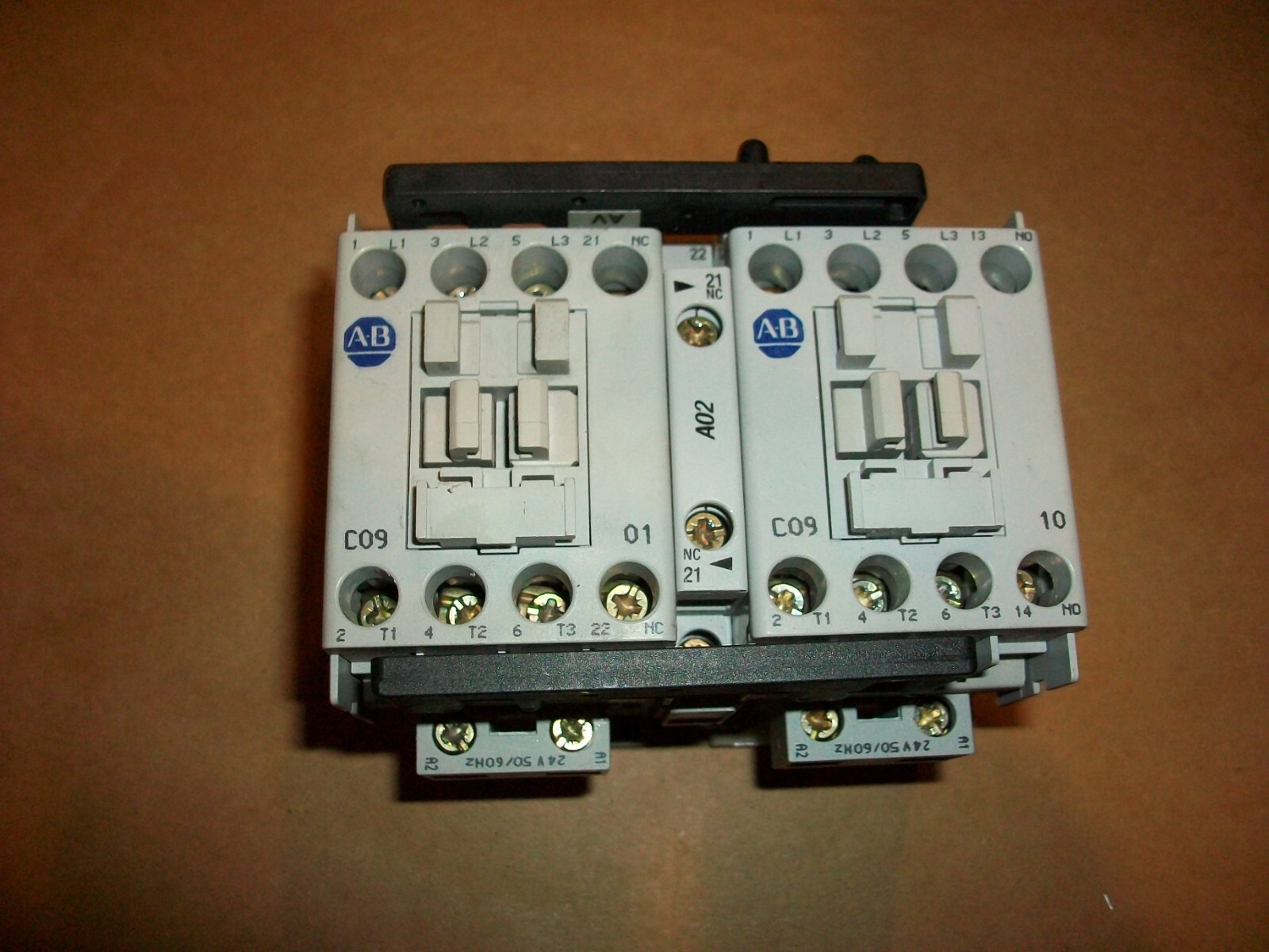 Allen Bradley Reversing Contactor 100-C09*01 Series A USED