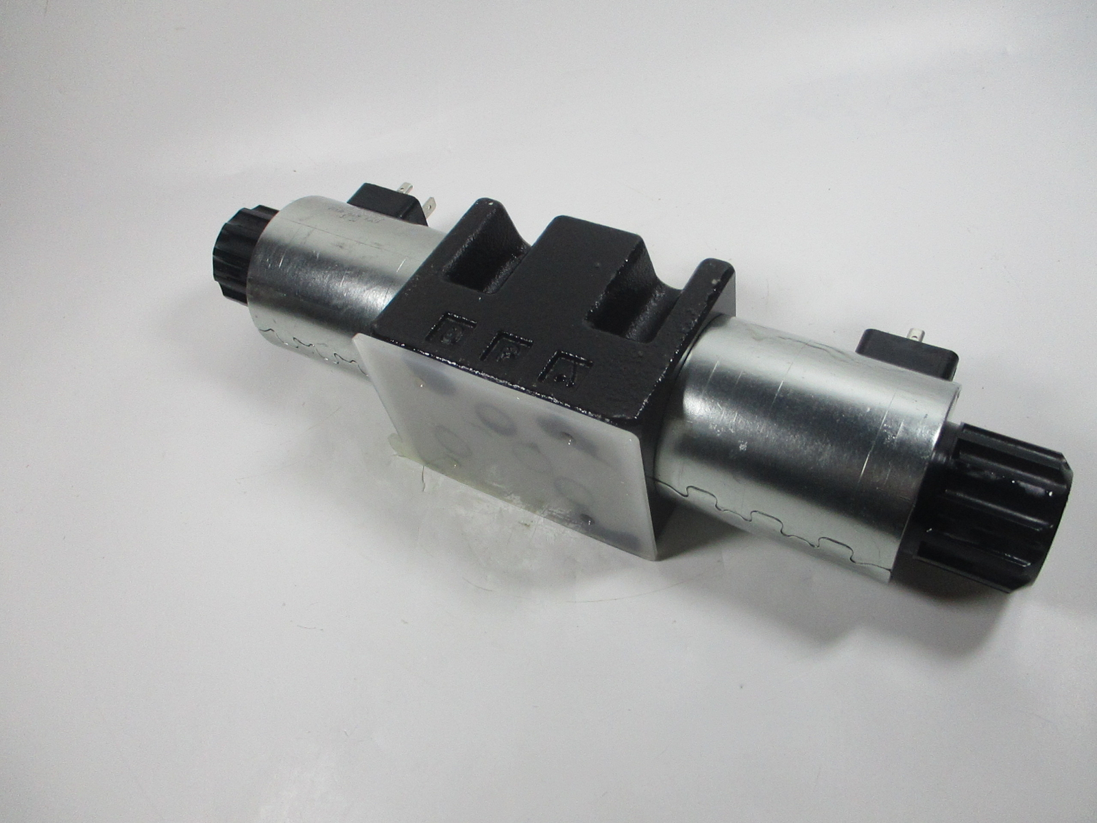 1Pcs New For DUPLOMATIC Solenoid Valve DS5-S3/12N-D24K1